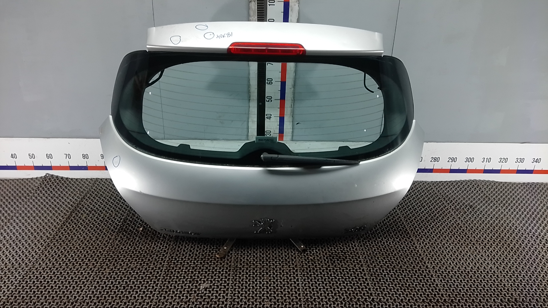 Дверь 3-5 Peugeot 308 1