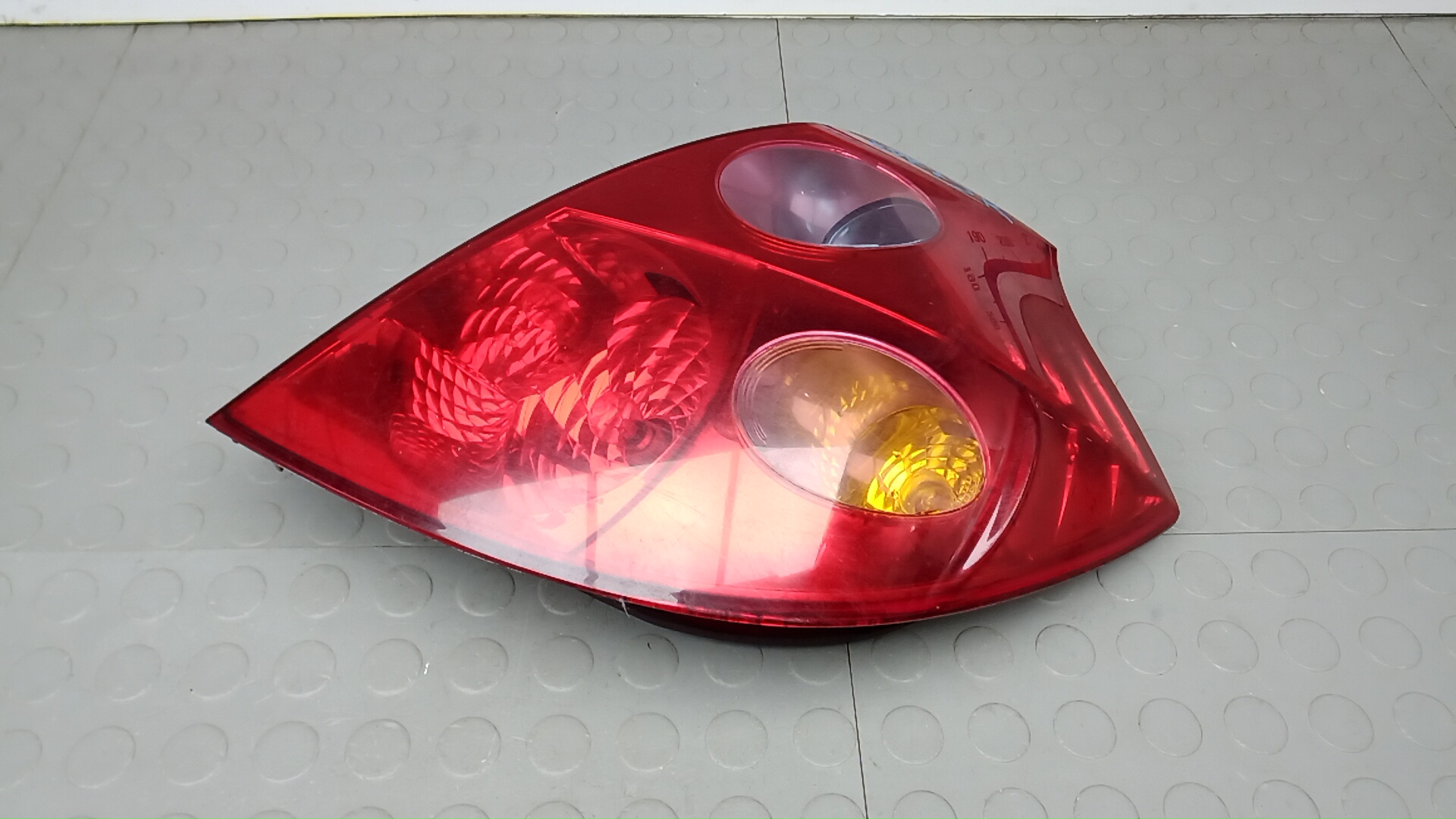 Фонарь задний правый Kia Ceed 1