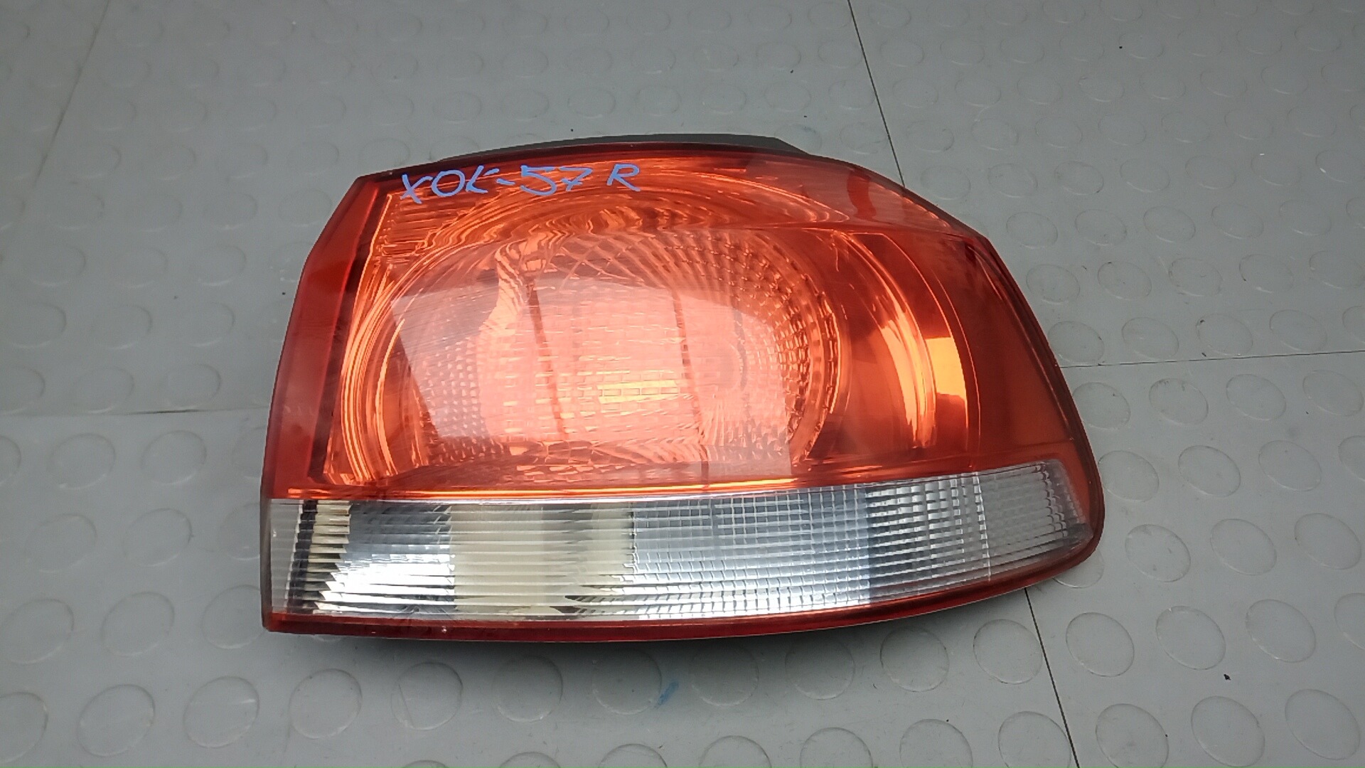 Фонарь задний правый Volkswagen Golf 6