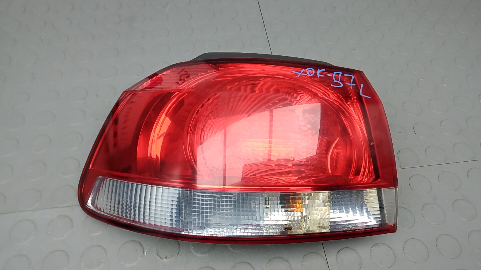Фонарь задний левый Volkswagen Golf 6