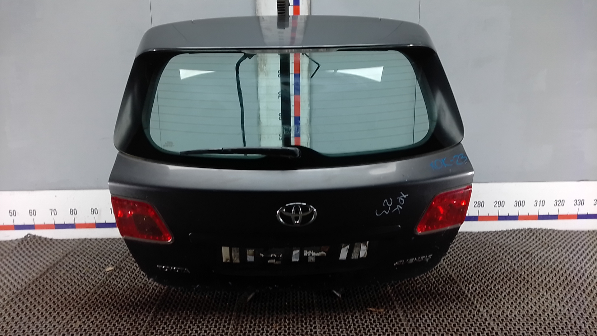 Дверь 3-5 Toyota Avensis T27
