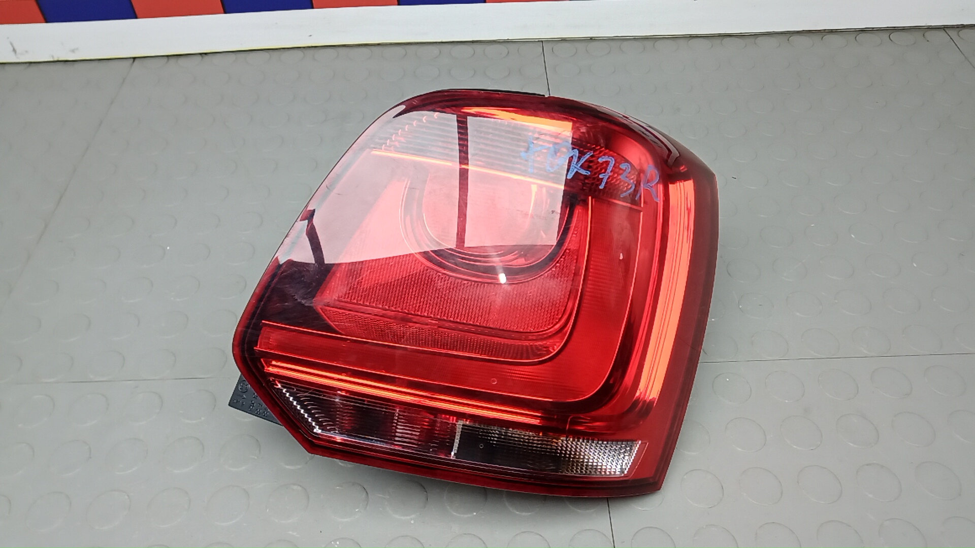Фонарь задний правый Volkswagen Polo 5 (6R)