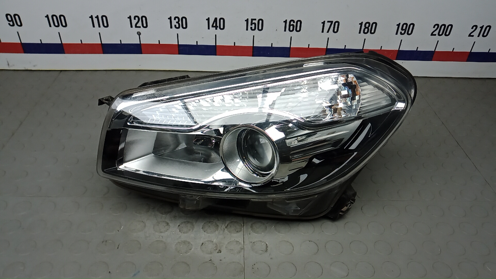 Фара левая Nissan Qashqai J10 +2