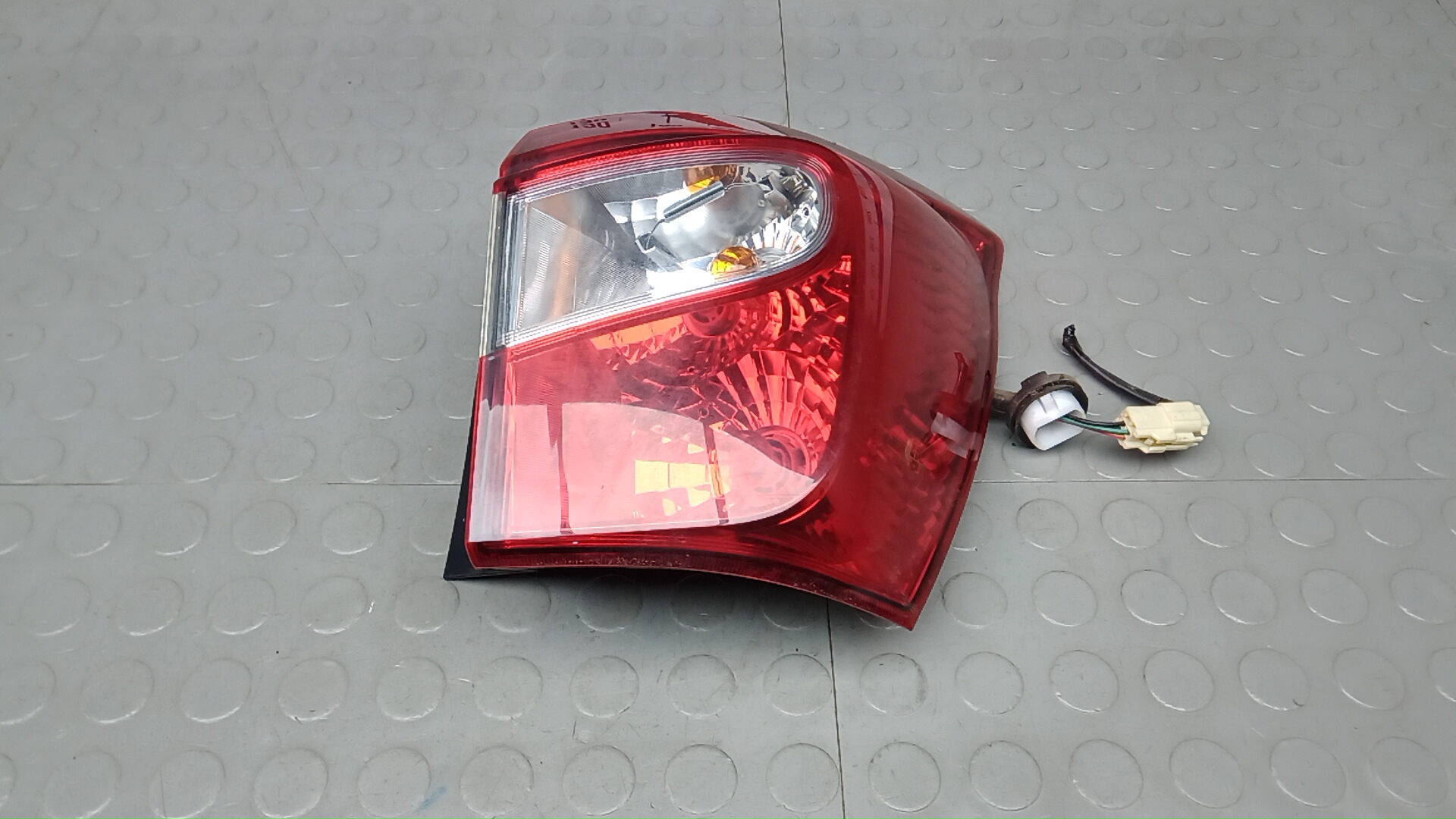 Фонарь задний правый Suzuki SX4 2