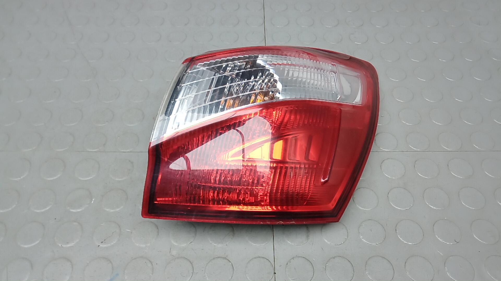 Фонарь задний правый Nissan Qashqai J10 +2