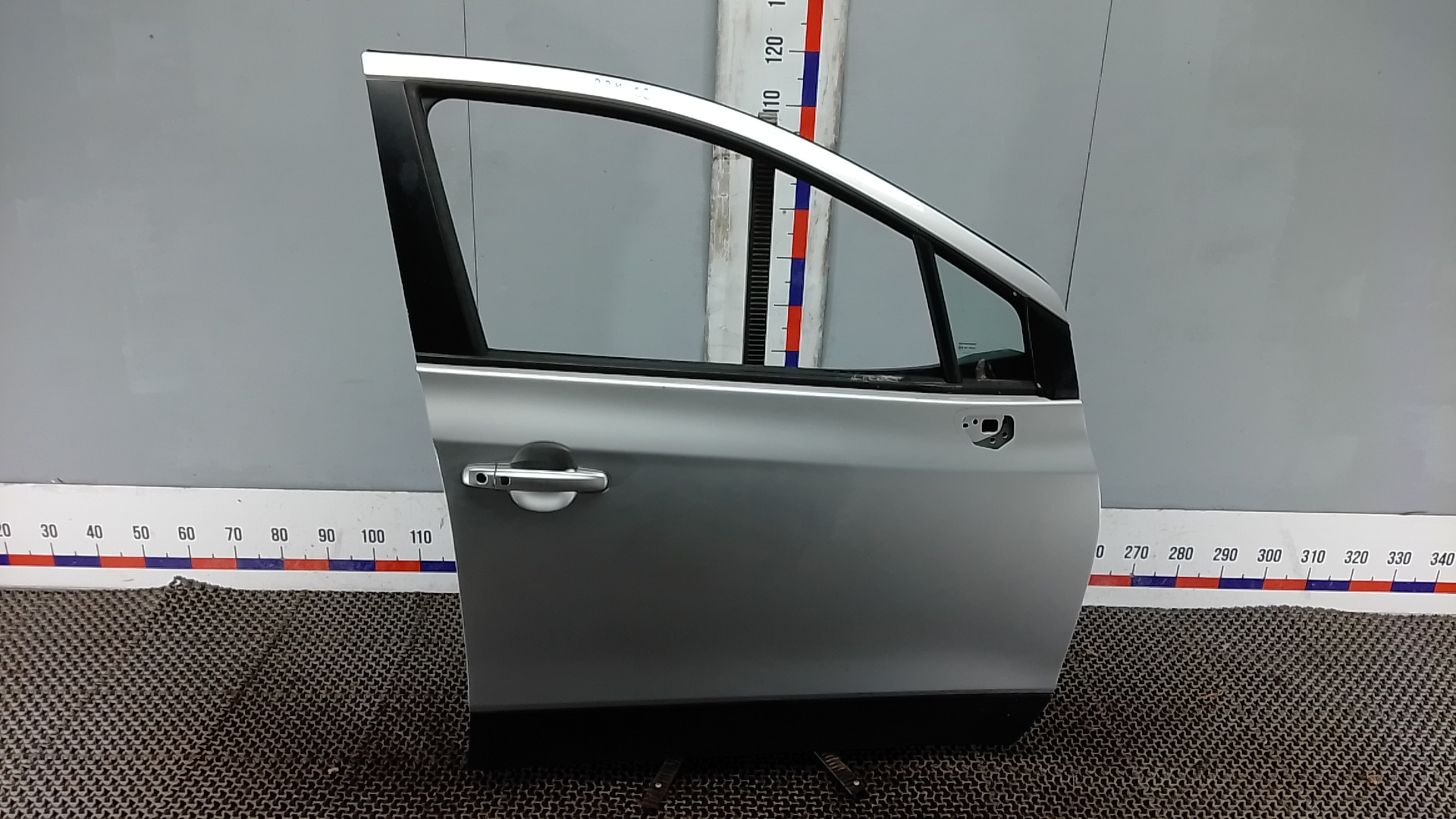 Дверь передняя правая Suzuki SX4 2