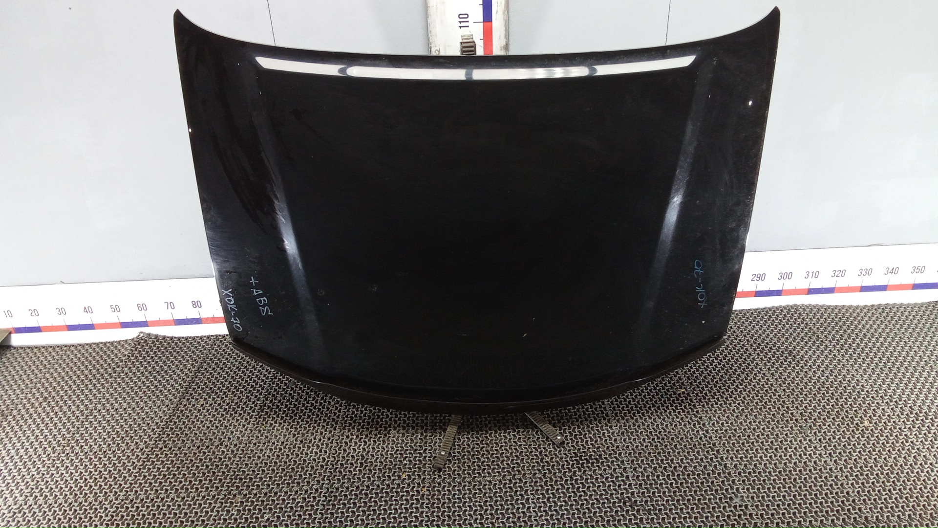 Капот Nissan Navara D40