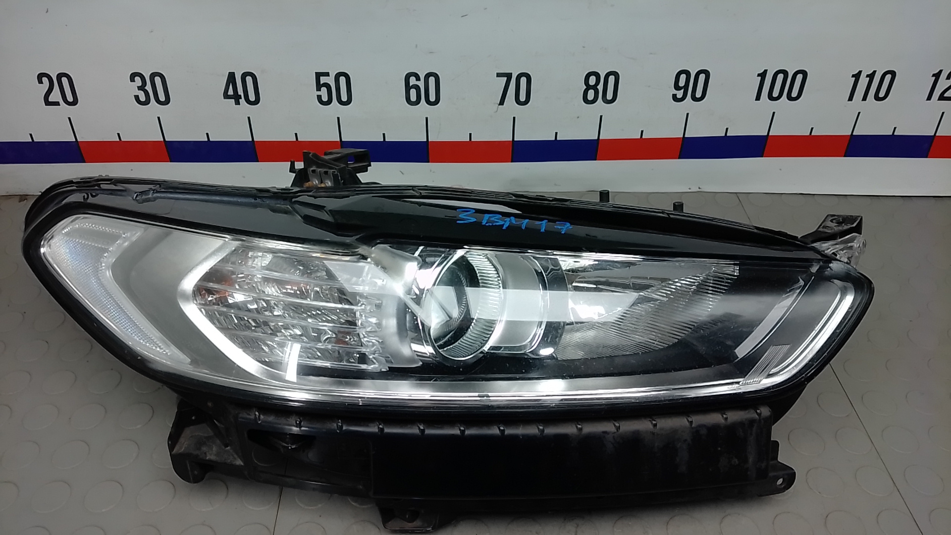 Фара правая Ford Mondeo 5