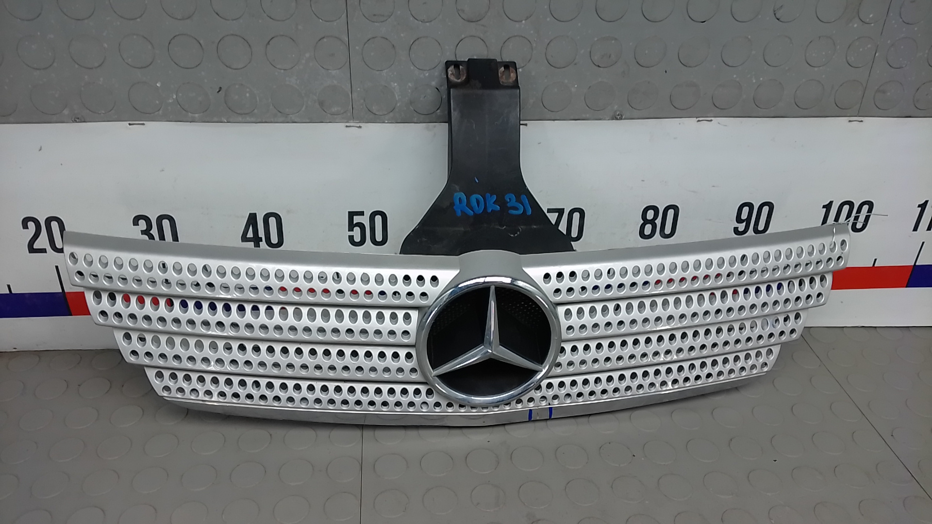 Решетка радиатора Mercedes-Benz C-Class W203