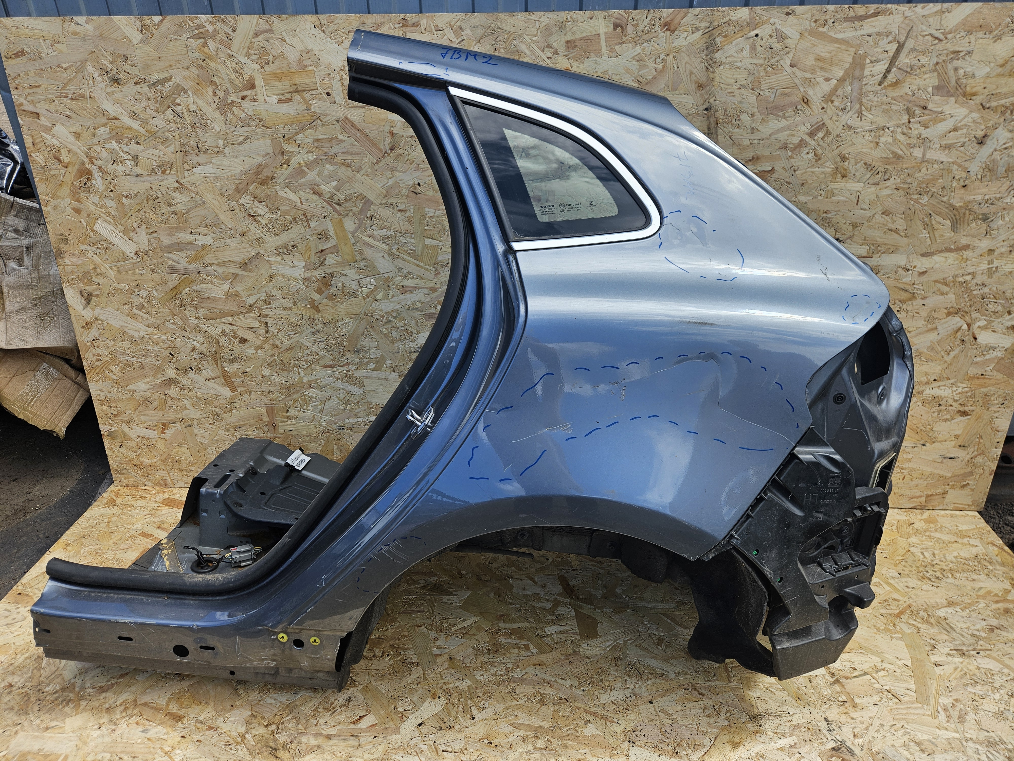 Крыло заднее левое Volvo V40 2