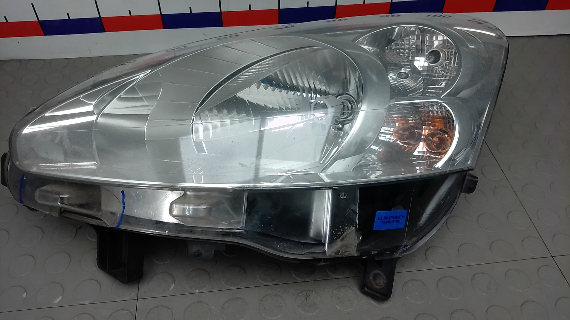 Фара левая Peugeot Partner 2