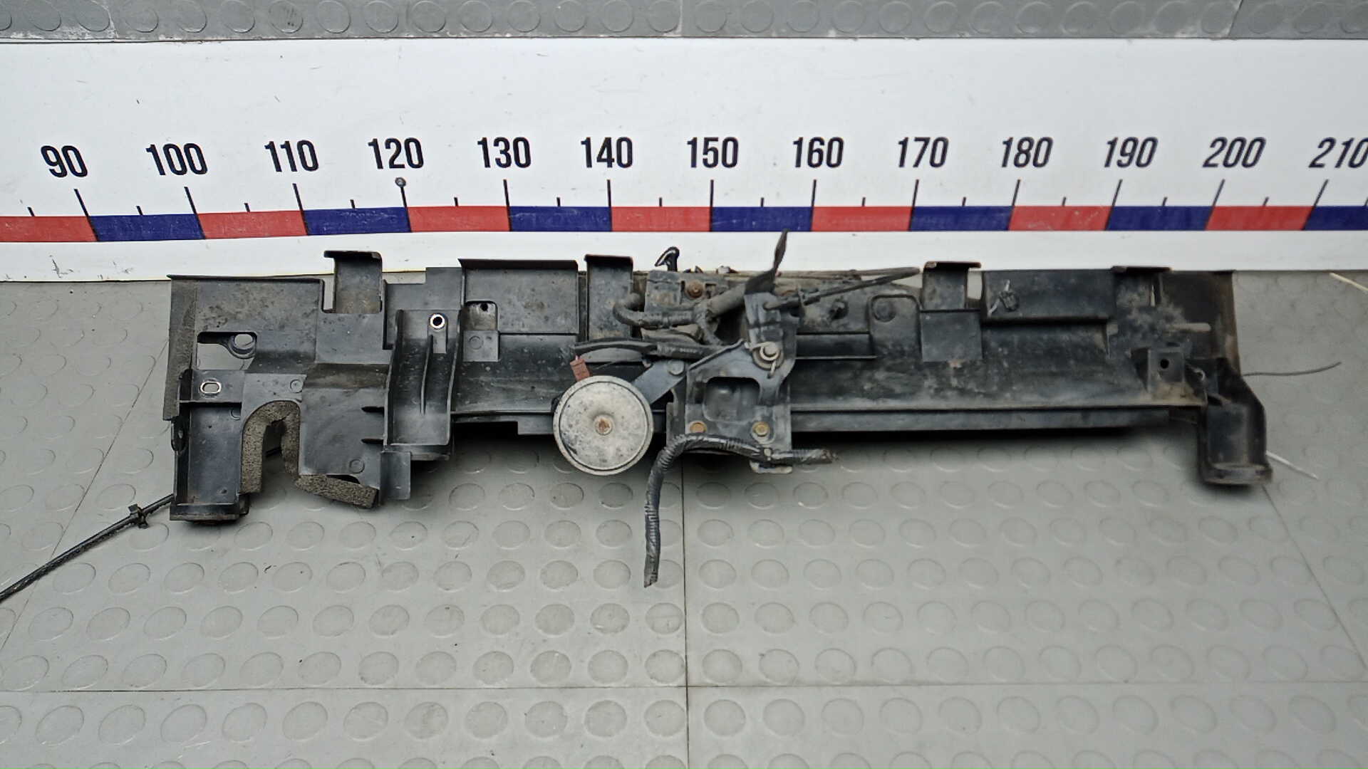 Рамка капота Nissan X-Trail T32