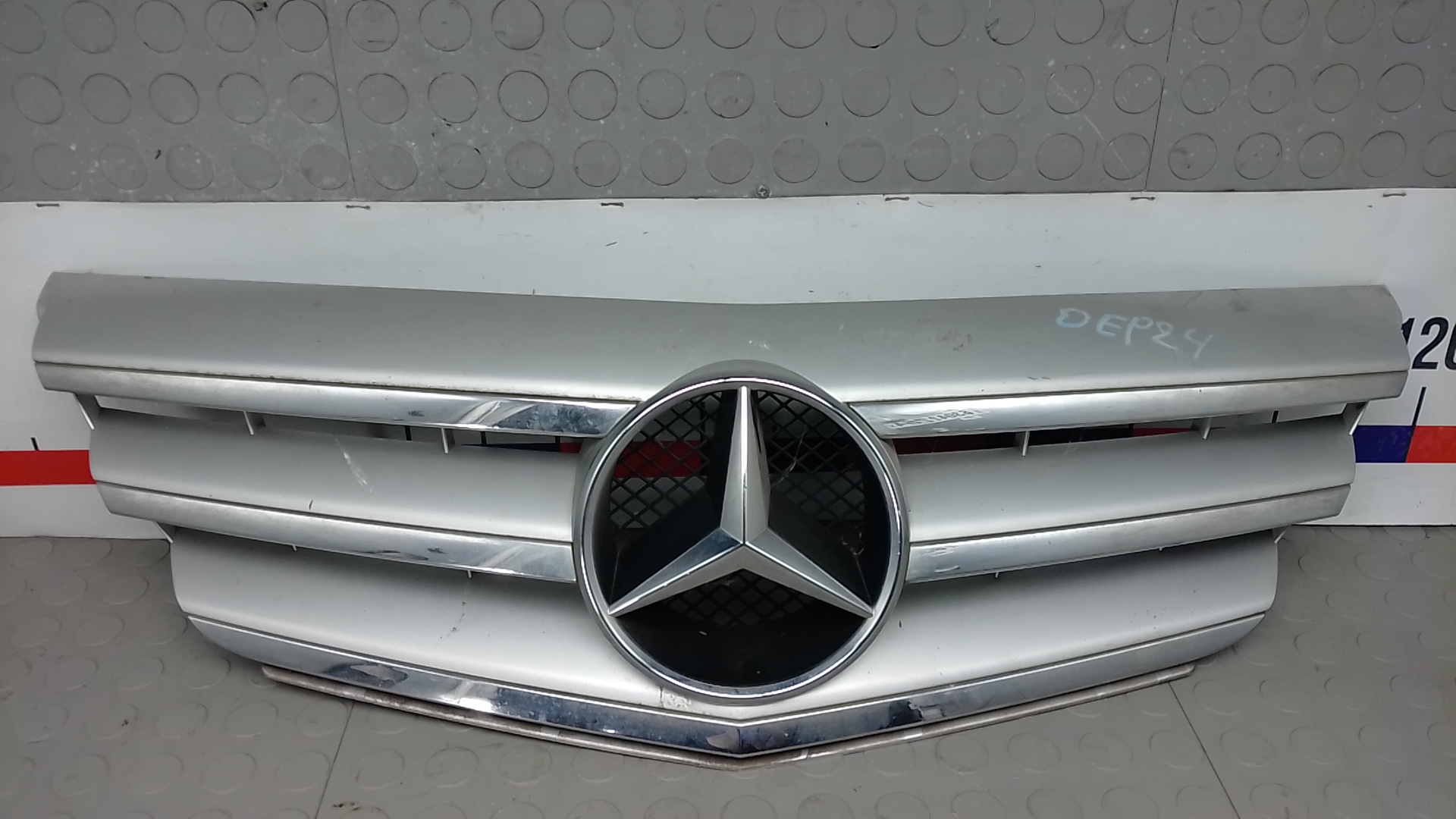 Решетка радиатора Mercedes-Benz B-Class W245