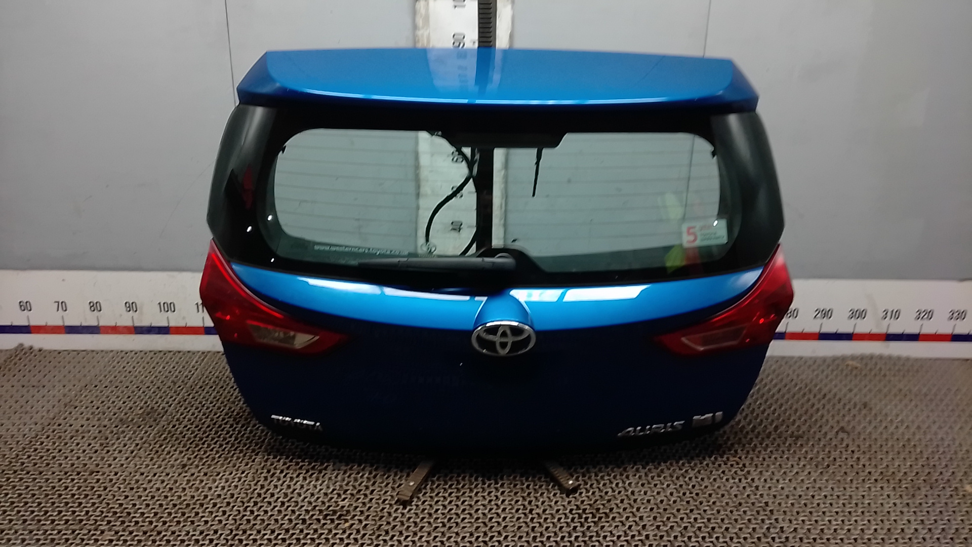 Дверь 3-5 Toyota Auris E180