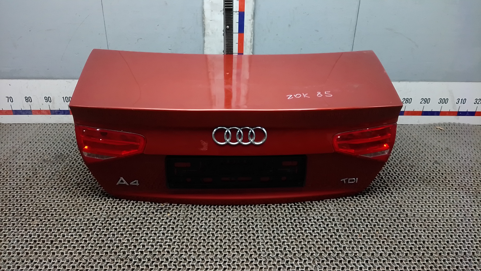 Крышка багажника Audi A4 B8