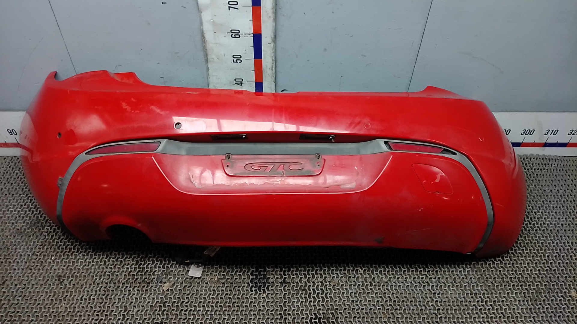 Бампер задний Opel Astra GTC
