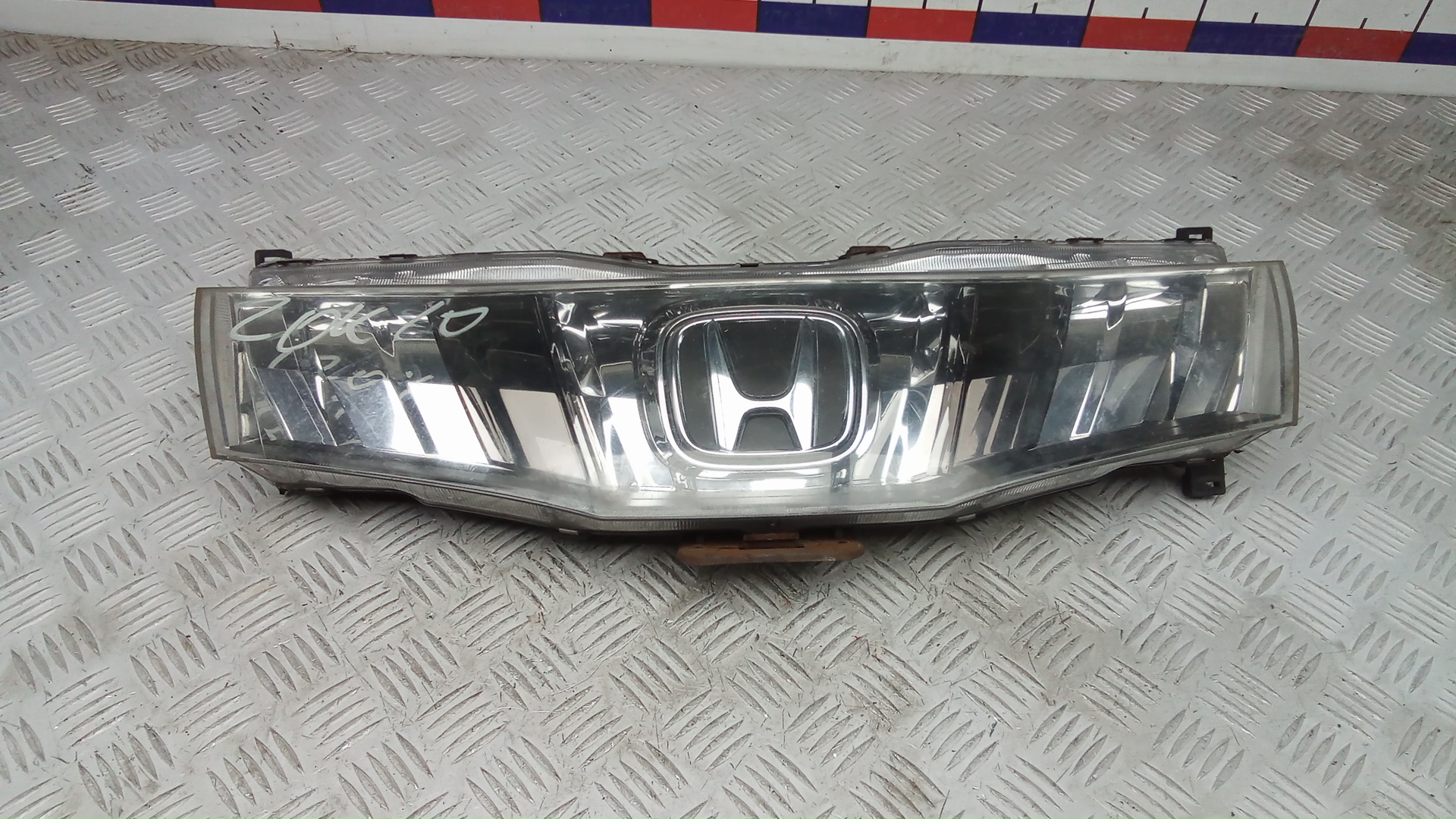 Решетка радиатора Honda Civic 8