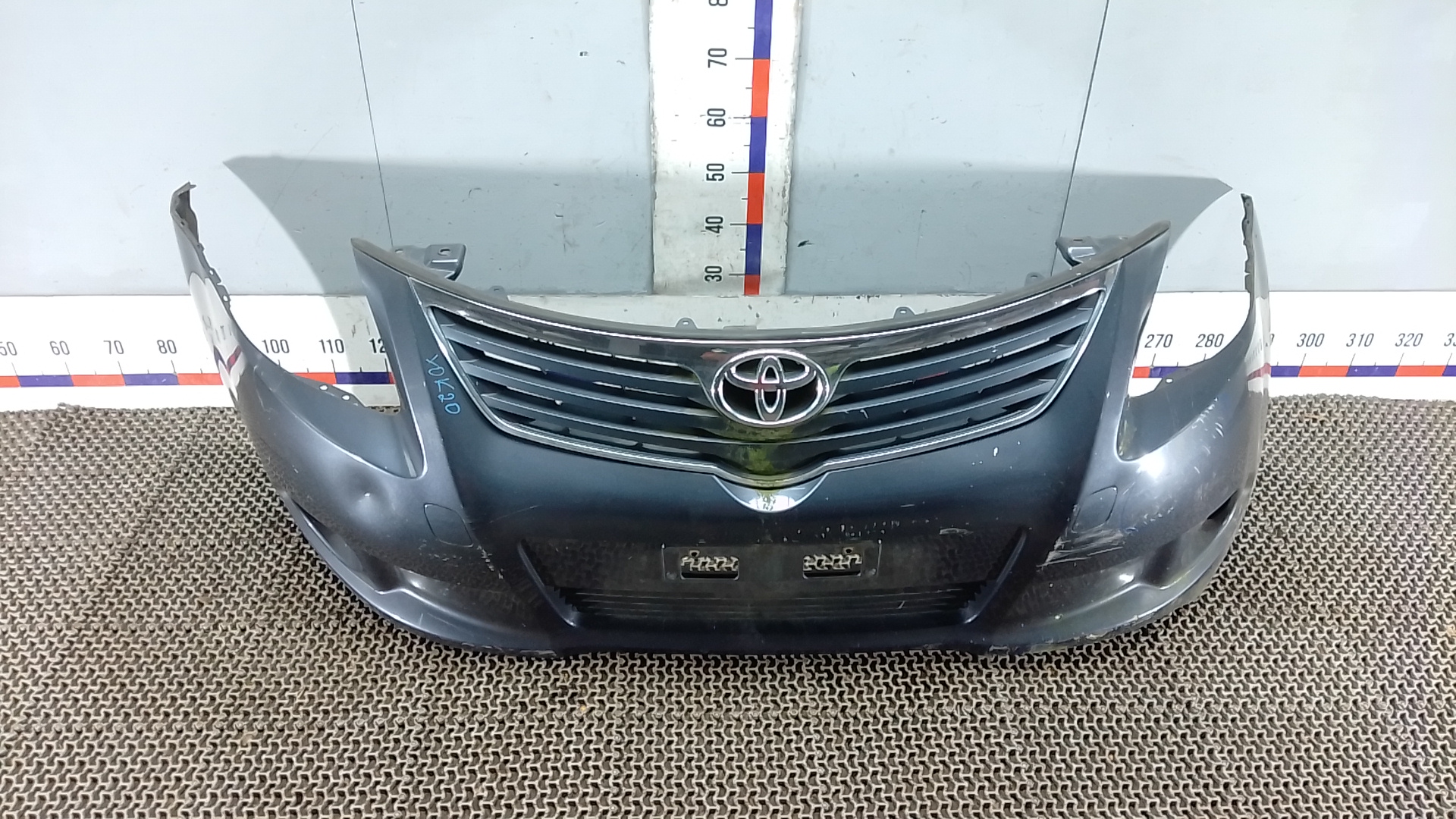 Бампер передний Toyota Avensis T27