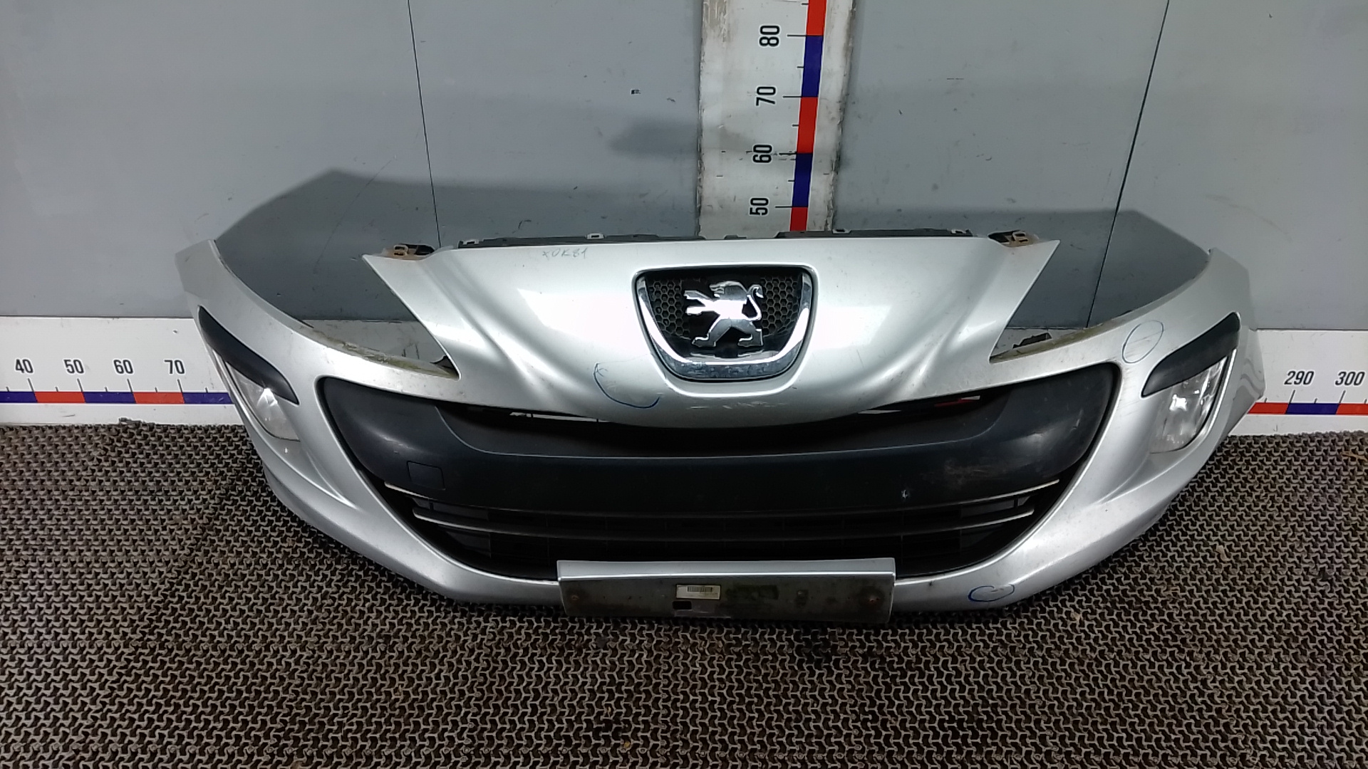 Бампер передний Peugeot 308 1