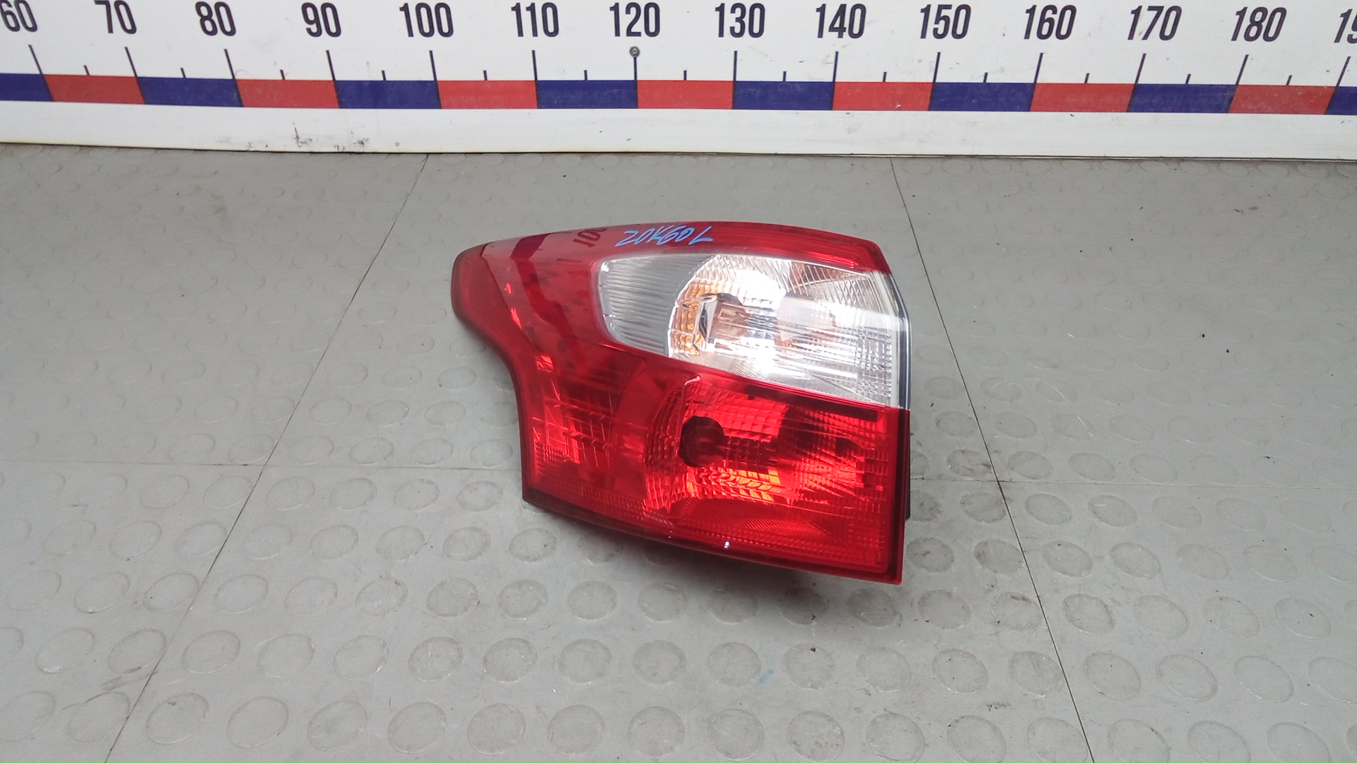 Фонарь задний левый Ford Focus 3