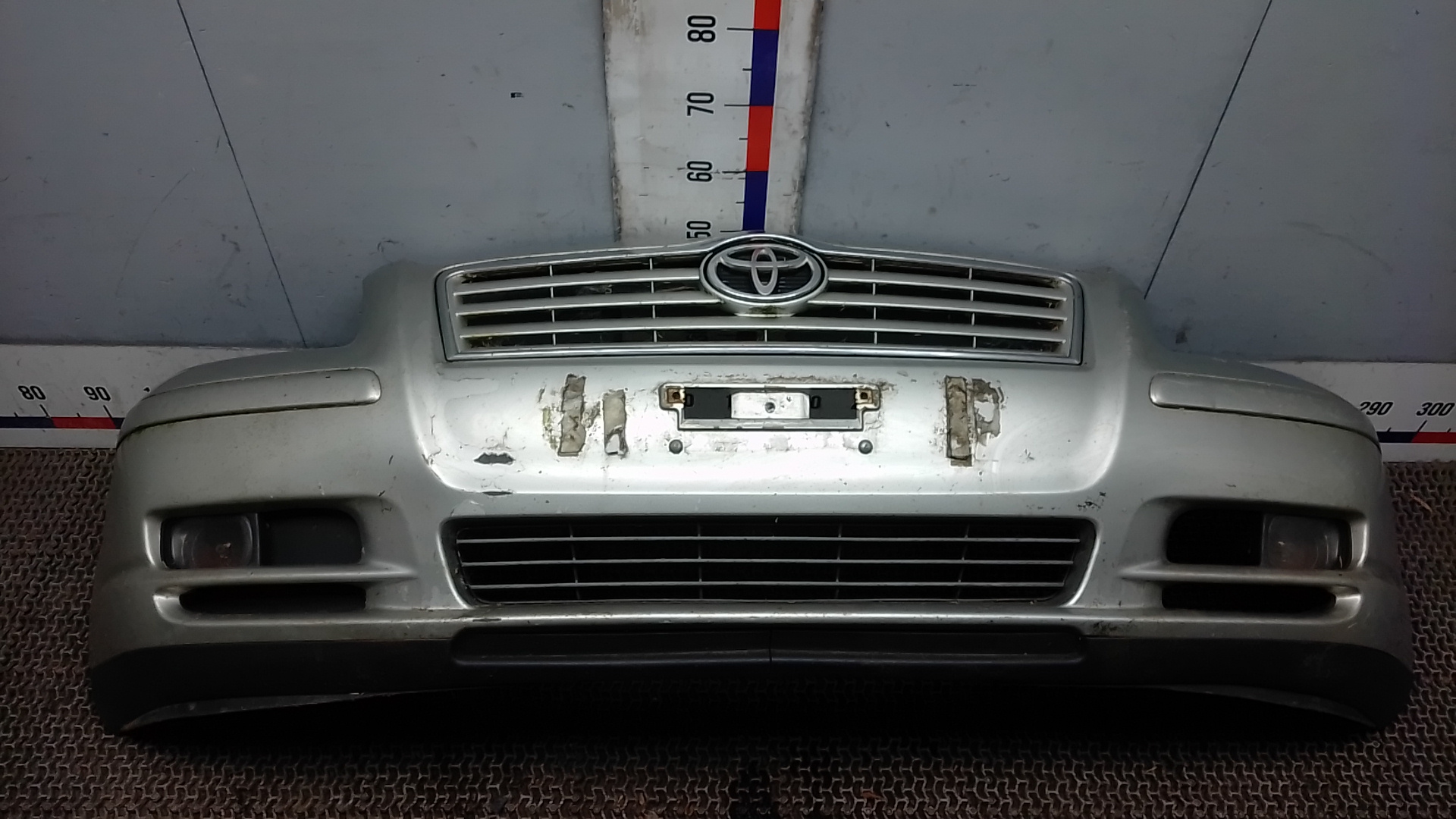Бампер передний Toyota Avensis T25