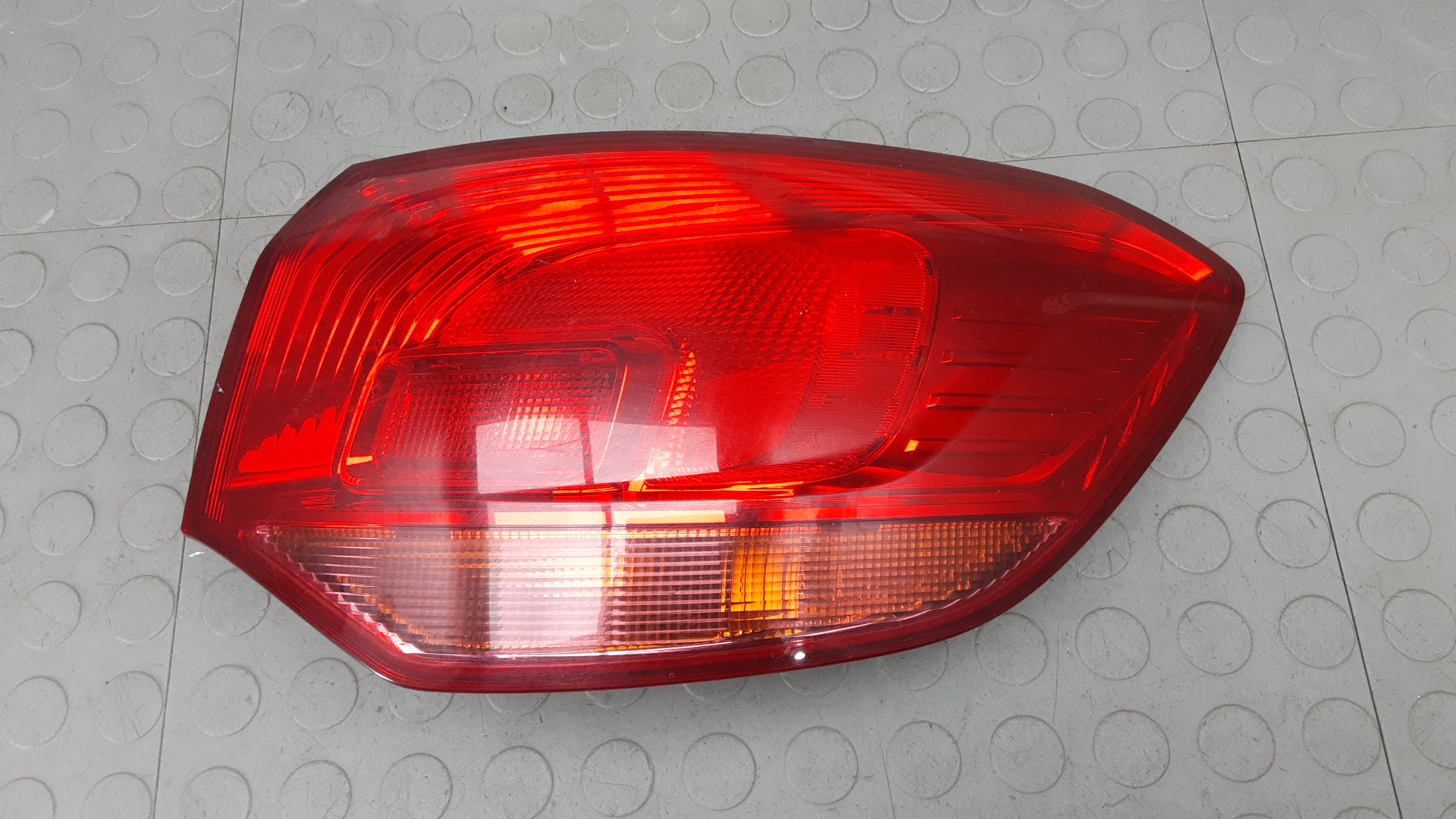 Фонарь задний правый Opel Astra J