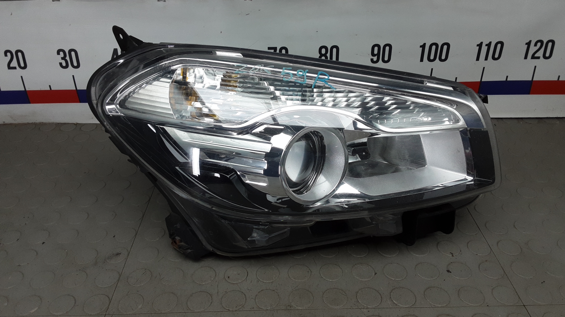 Фара правая Nissan Qashqai J10