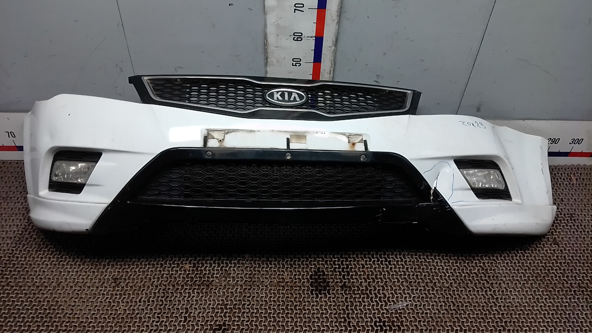 Бампер передний Kia Ceed 1