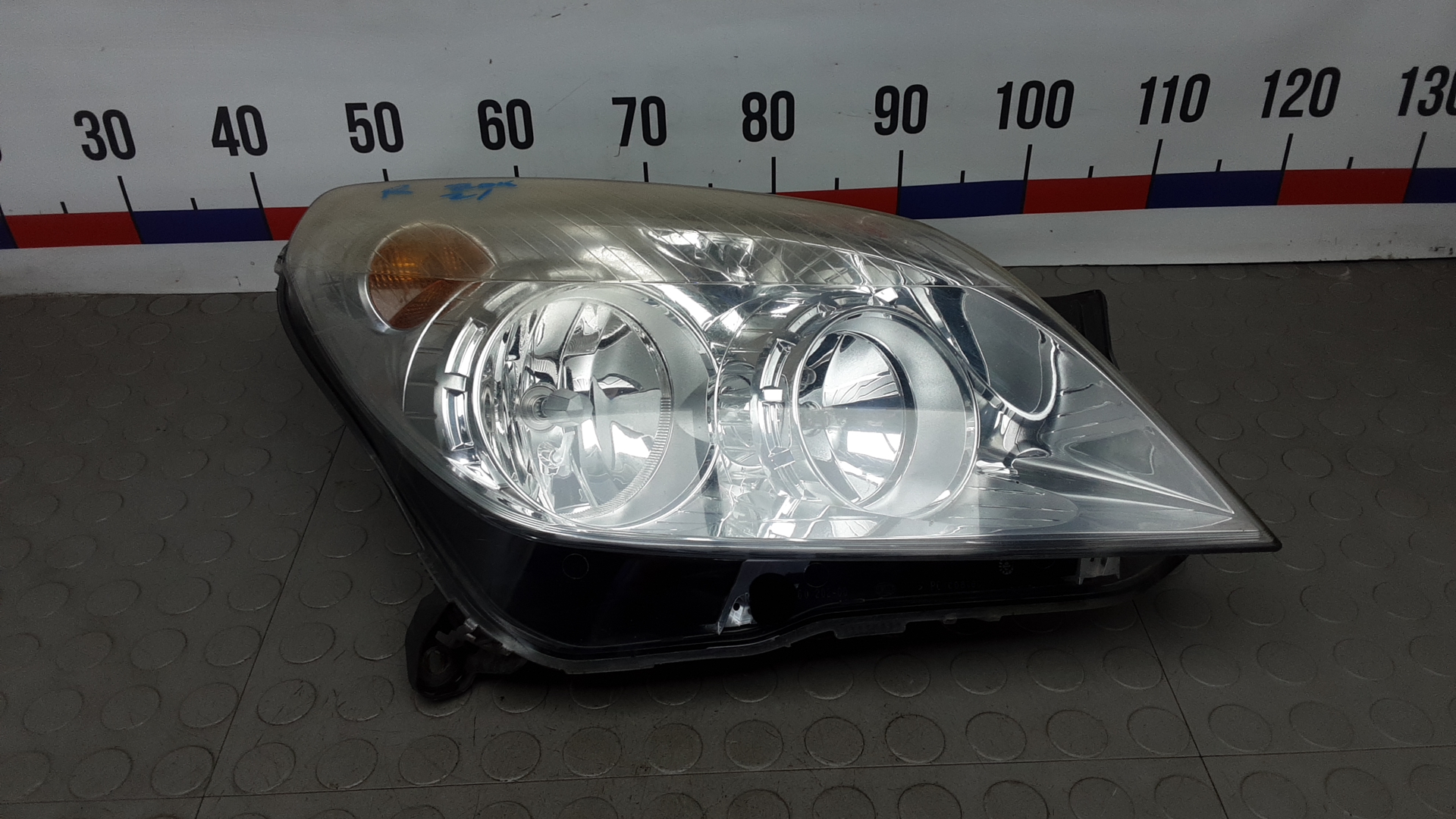 Фара правая Opel Astra H