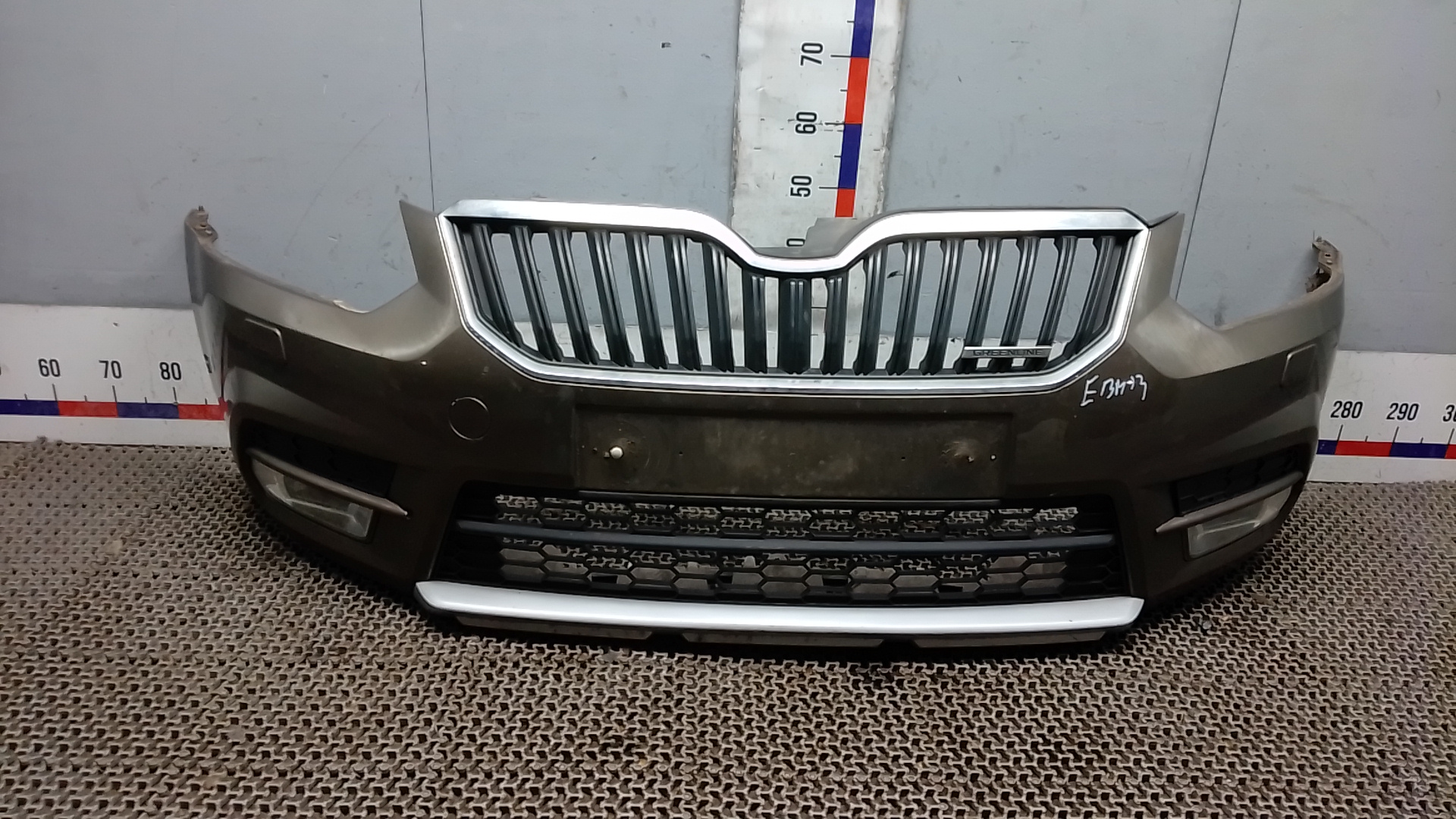 Бампер передний Skoda Yeti 1