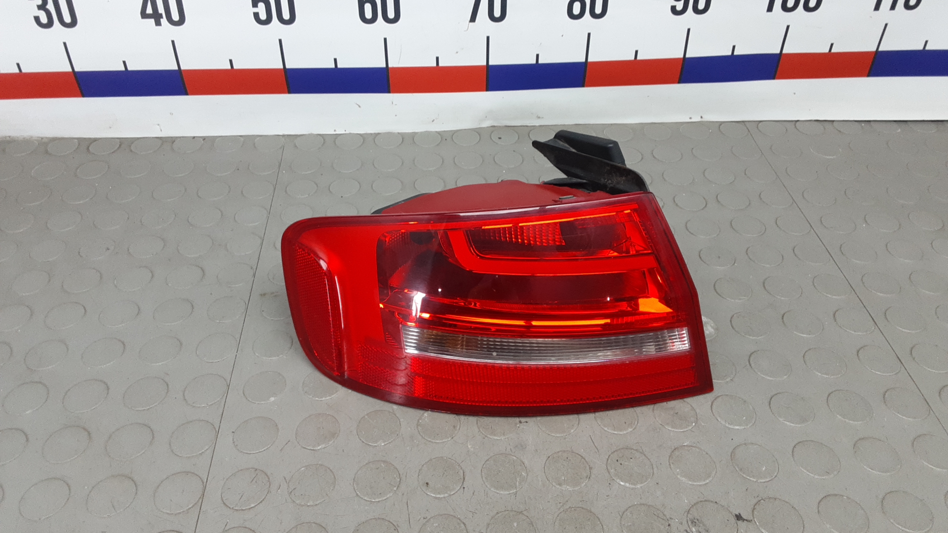 Фонарь задний левый Audi A4 B8
