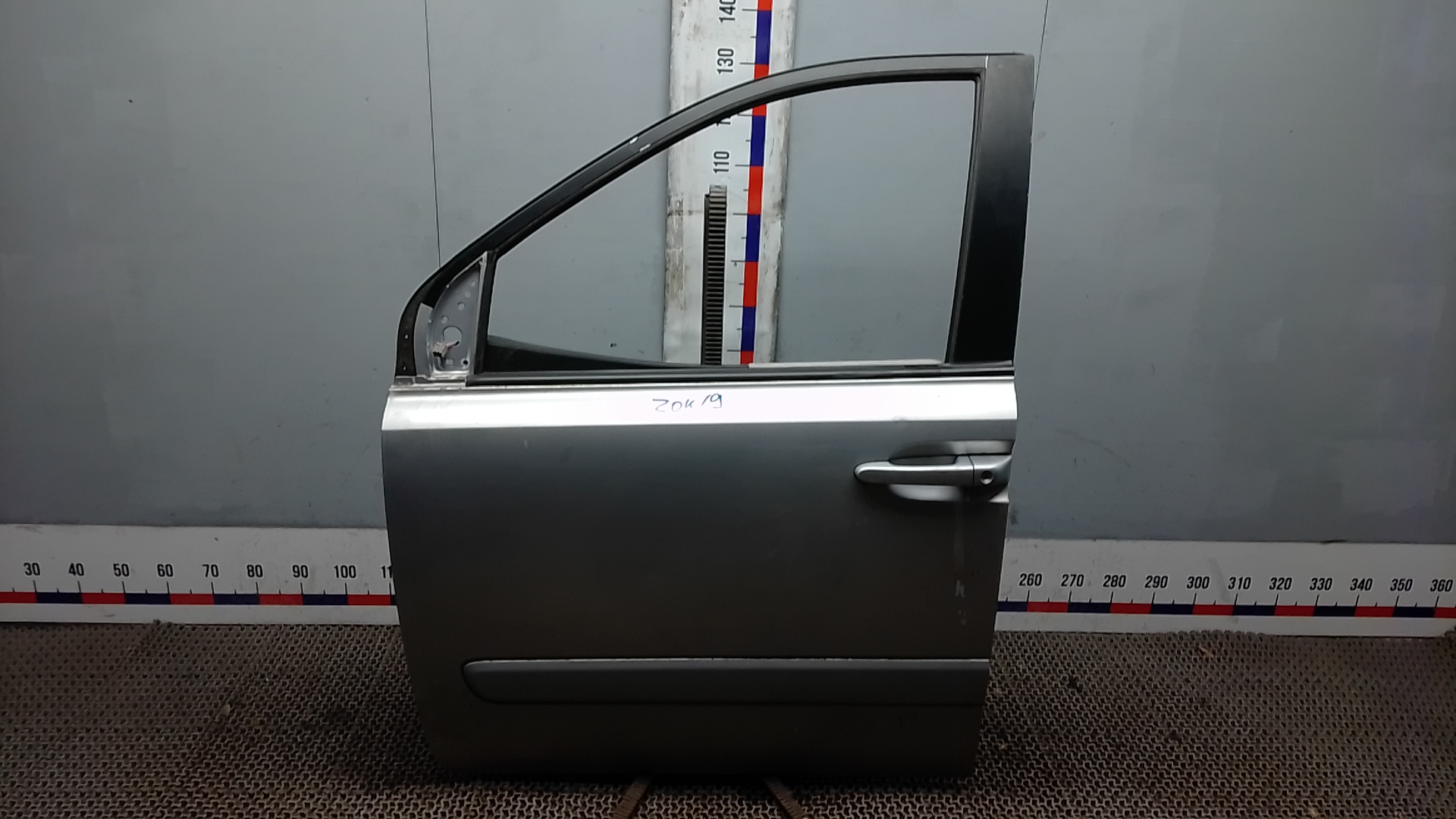 Дверь передняя левая Kia Carnival 2
