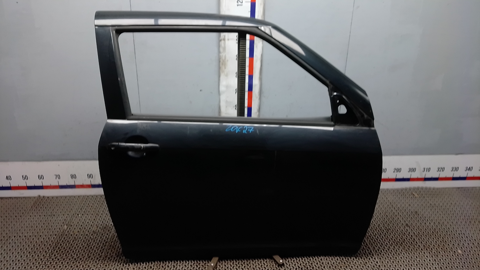Дверь передняя правая Suzuki Swift 1