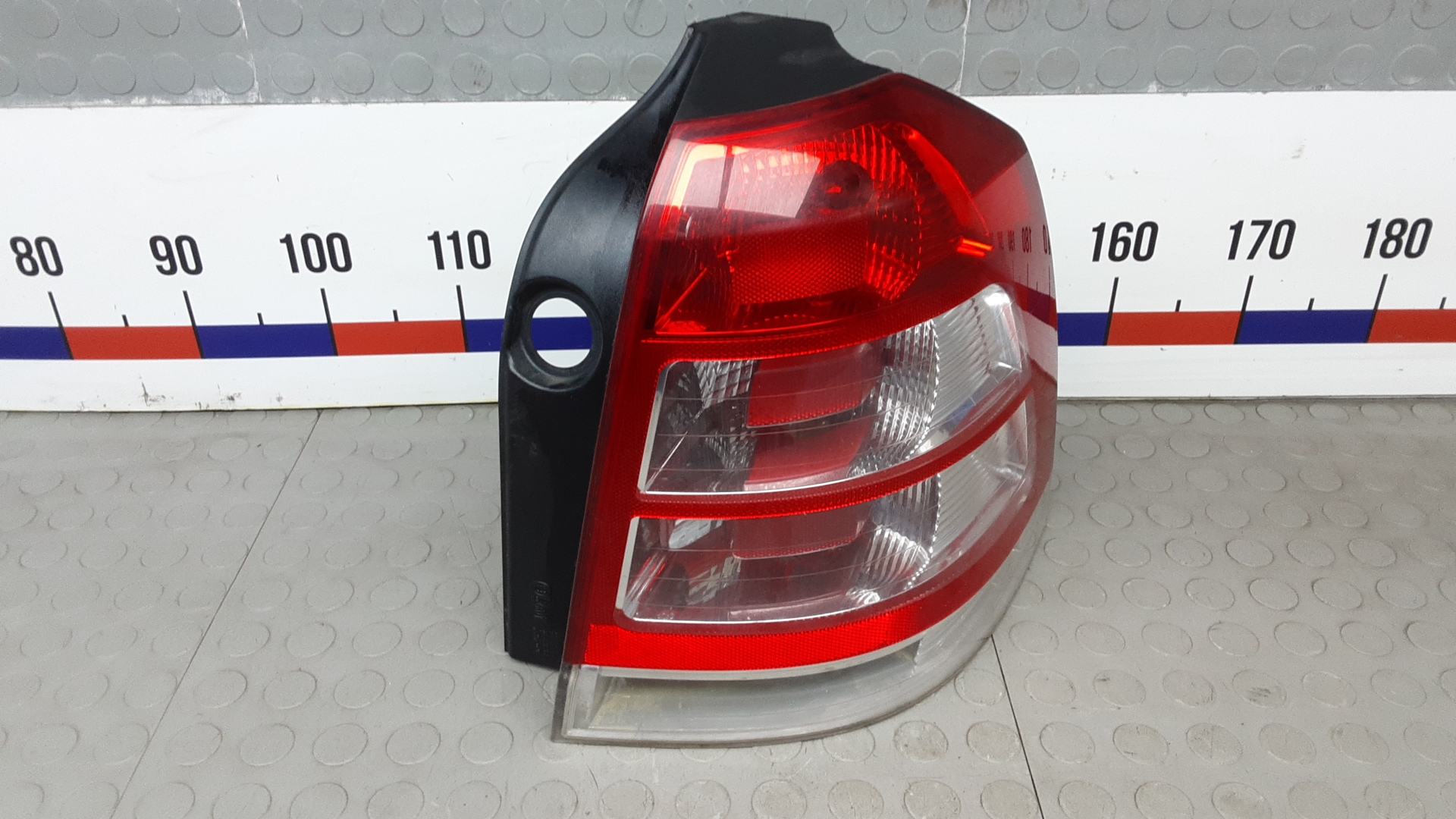 Фонарь задний правый Opel Zafira B