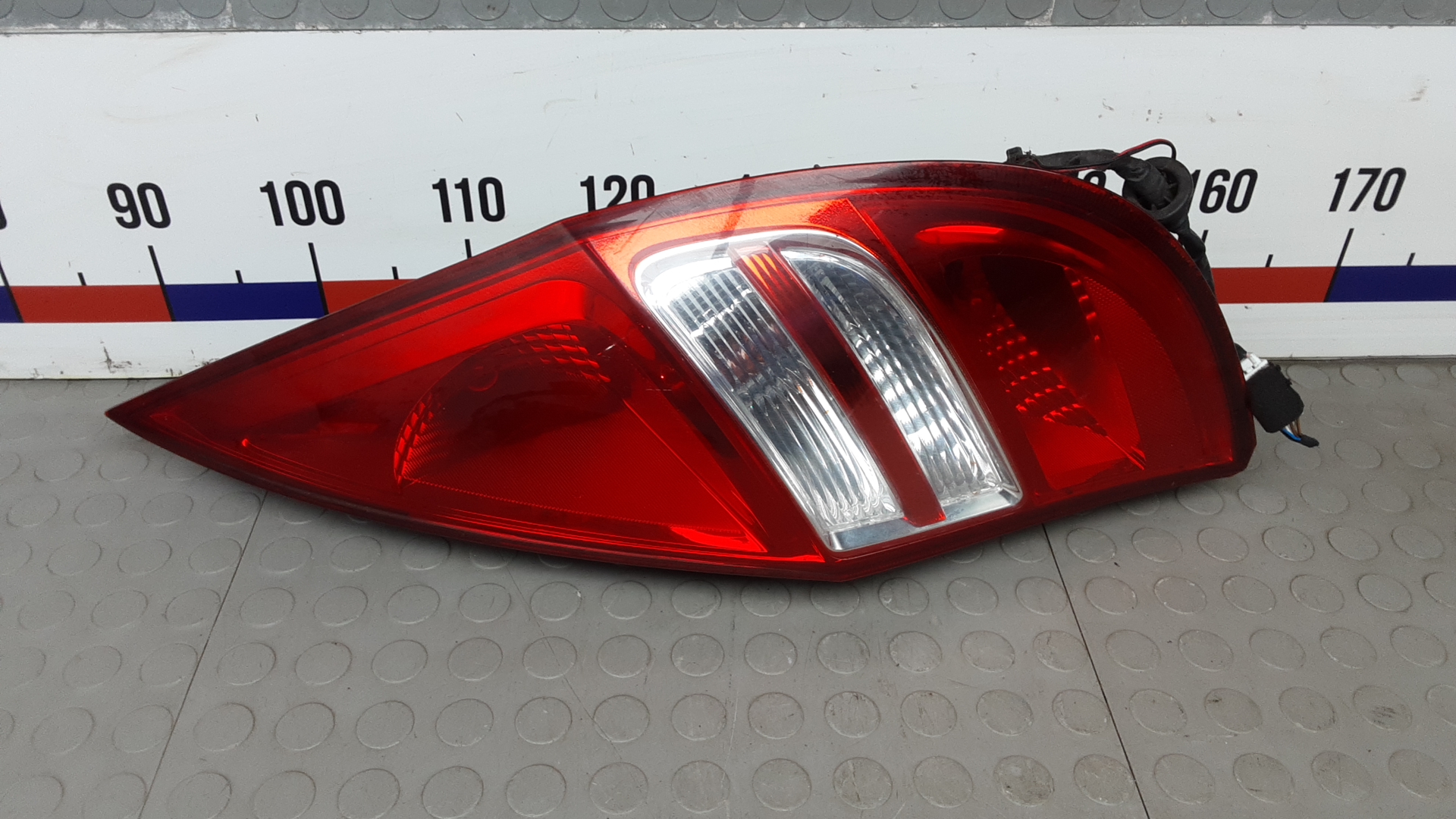 Фонарь задний правый Hyundai i30 FD