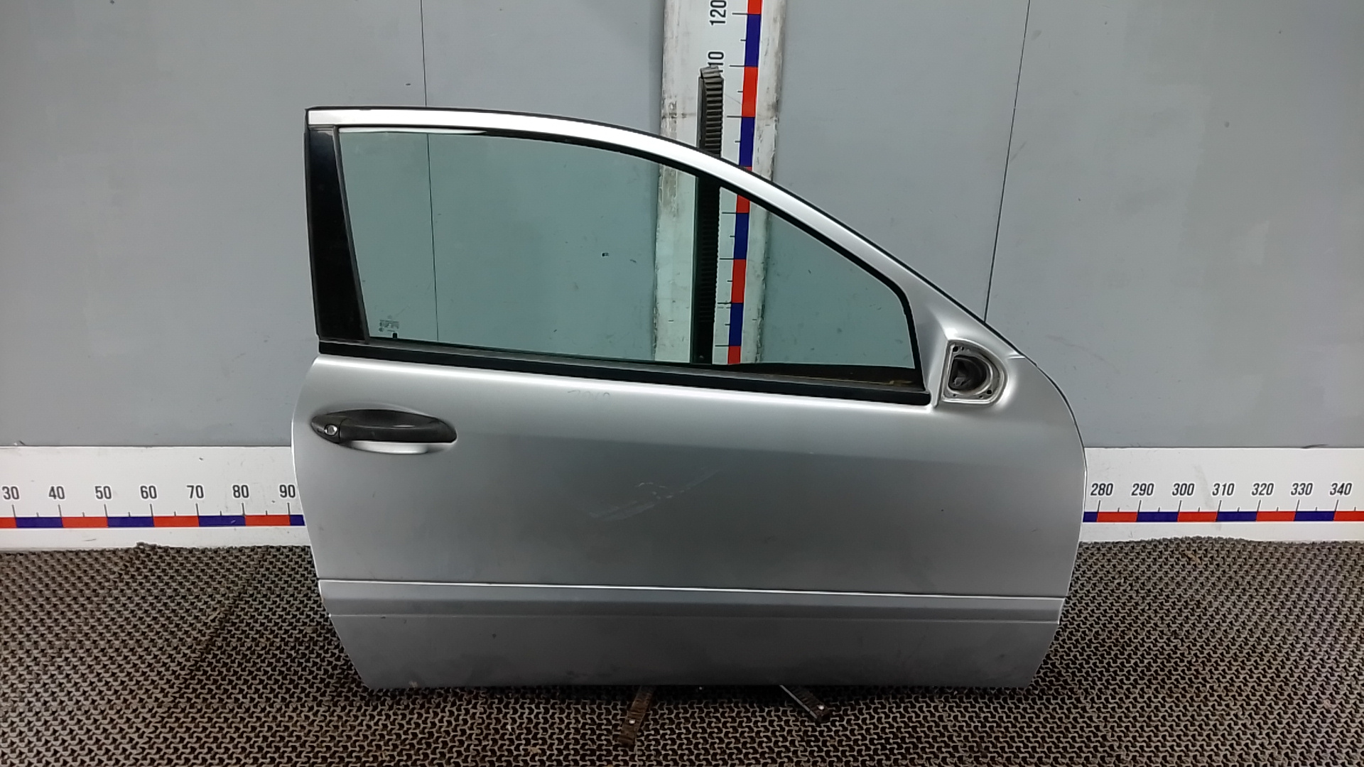 Дверь передняя правая Mercedes-Benz C-Class W203