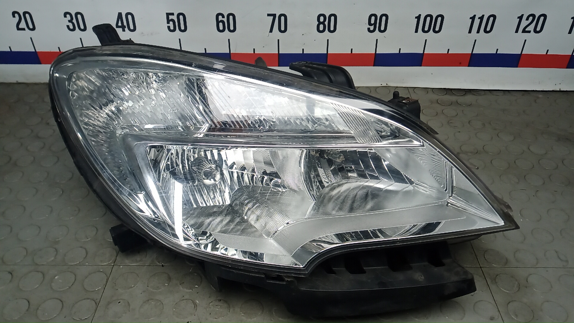 Фара правая Opel Mokka 1