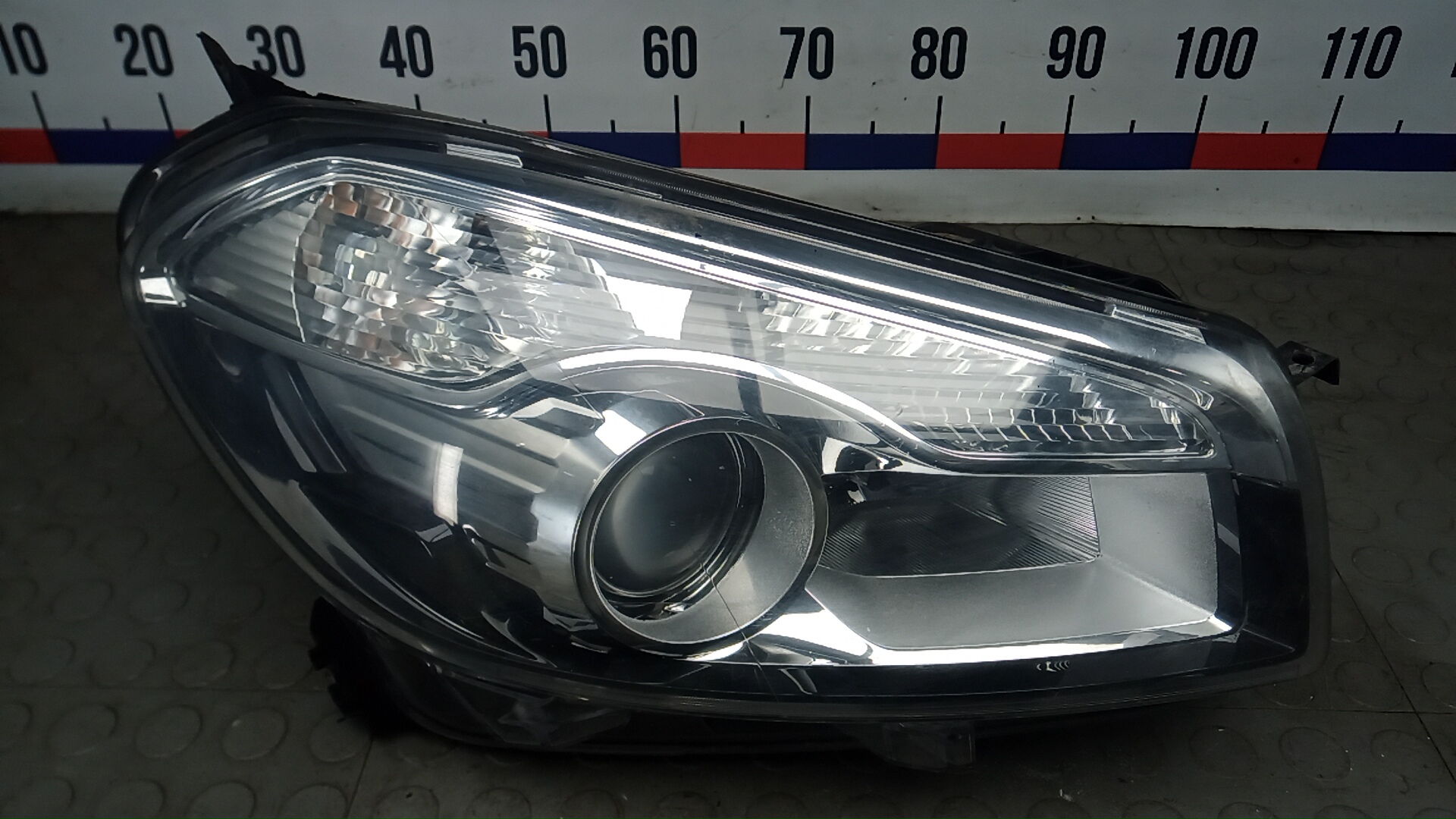 Фара правая Nissan Qashqai J10