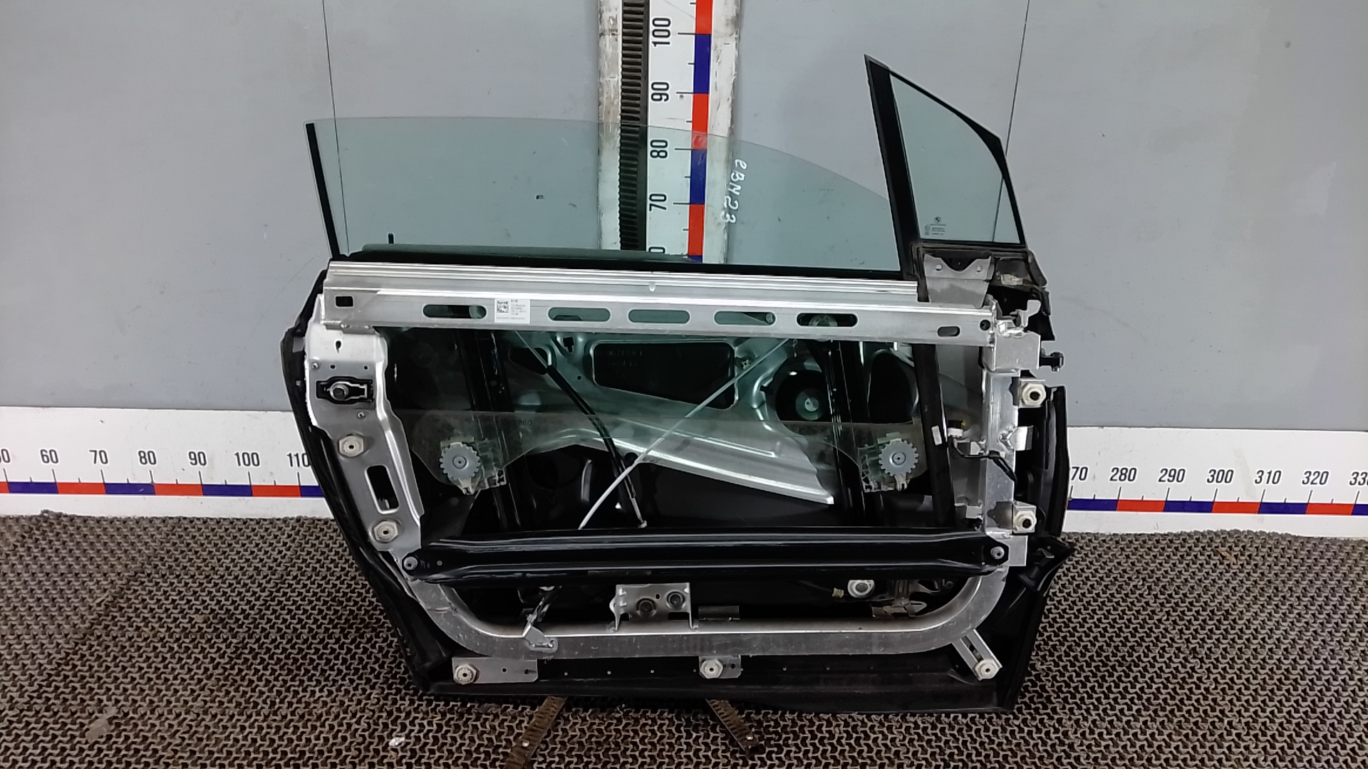 Дверь передняя правая BMW i3