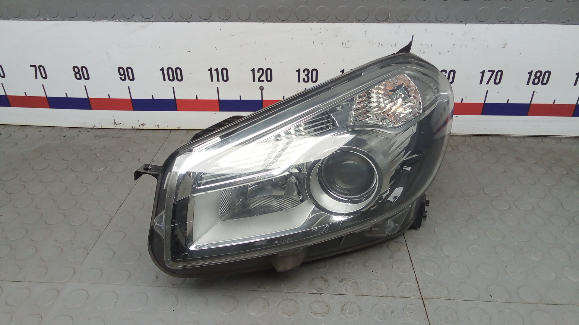 Фара левая Nissan Qashqai J10