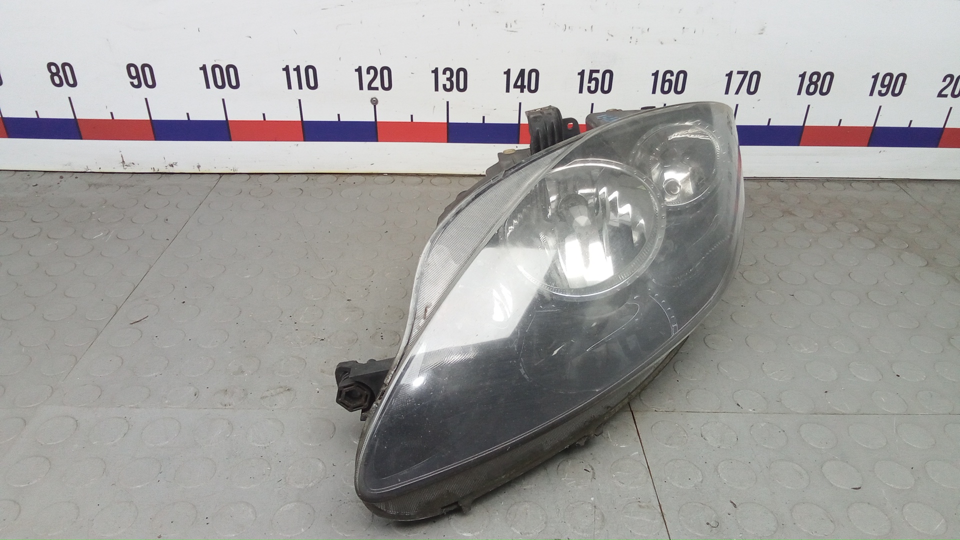 Фара левая Seat Leon 2