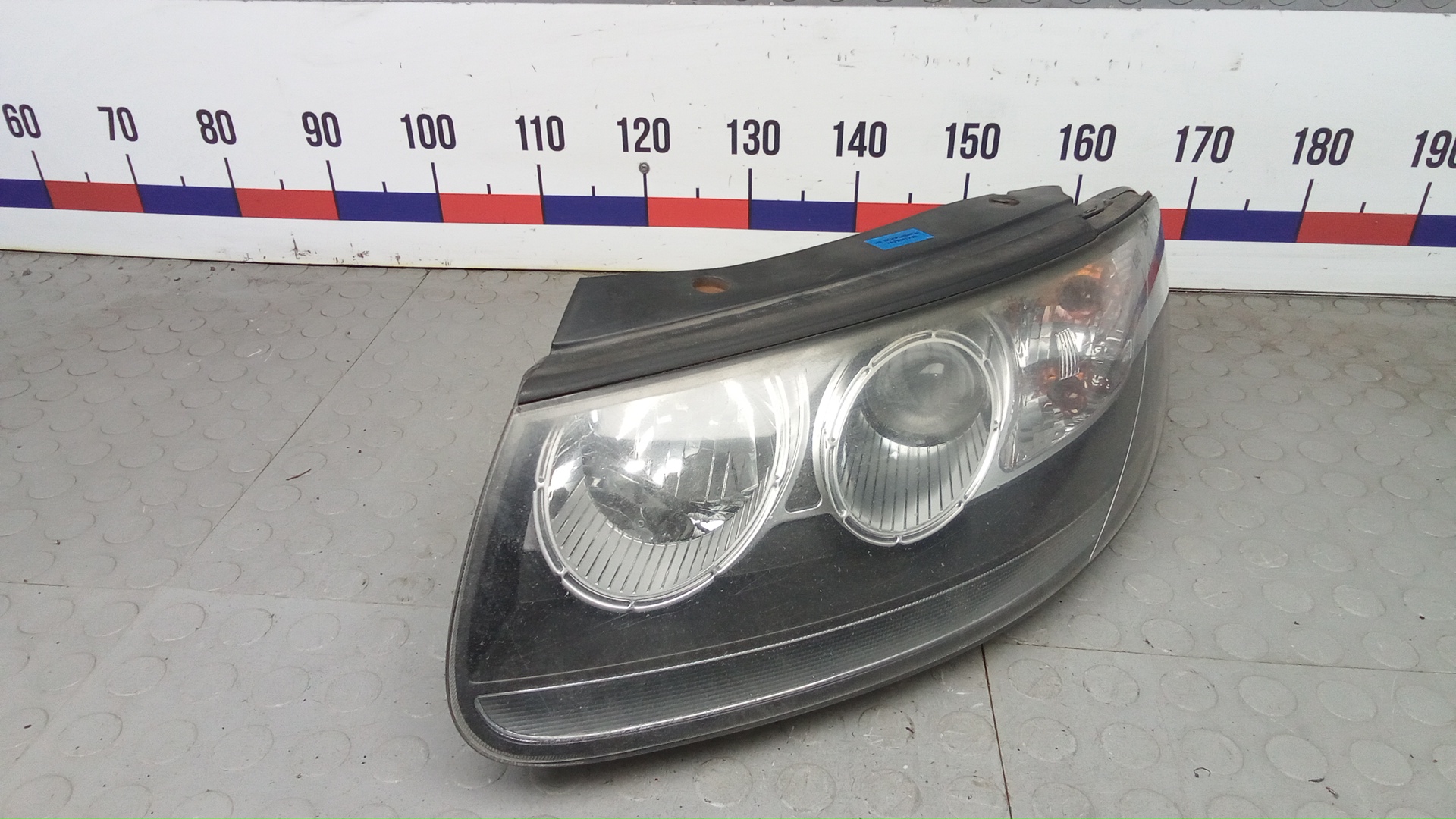 Фара левая Hyundai Santa Fe 2
