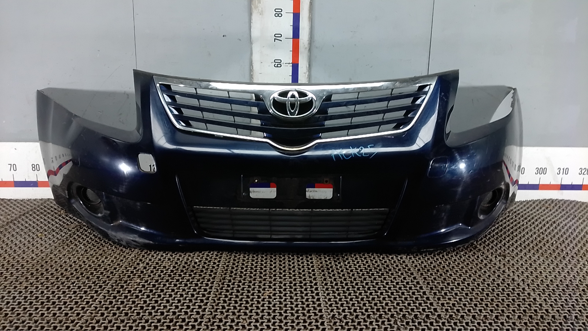 Бампер передний Toyota Avensis T27