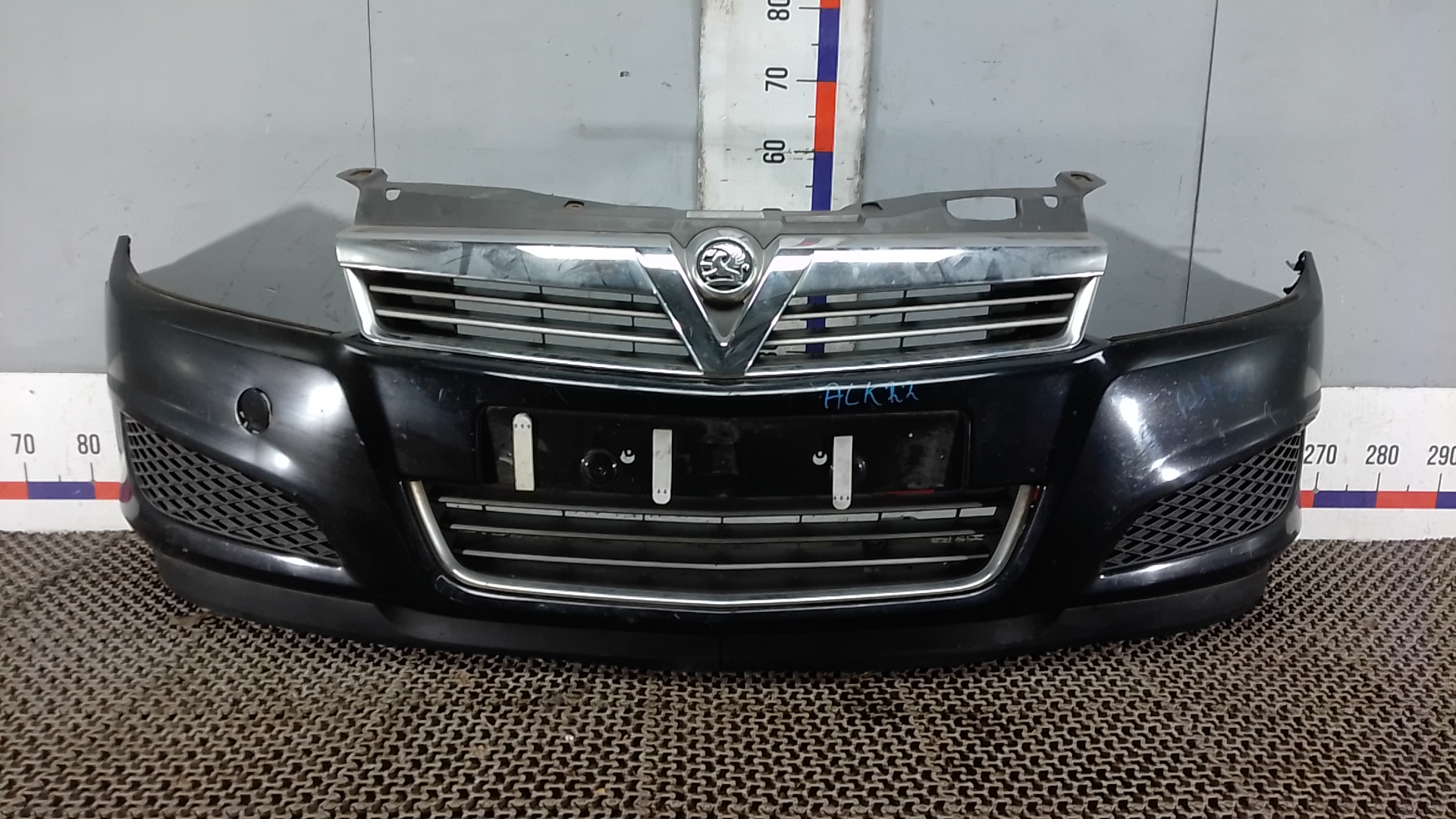 Бампер передний Opel Astra H