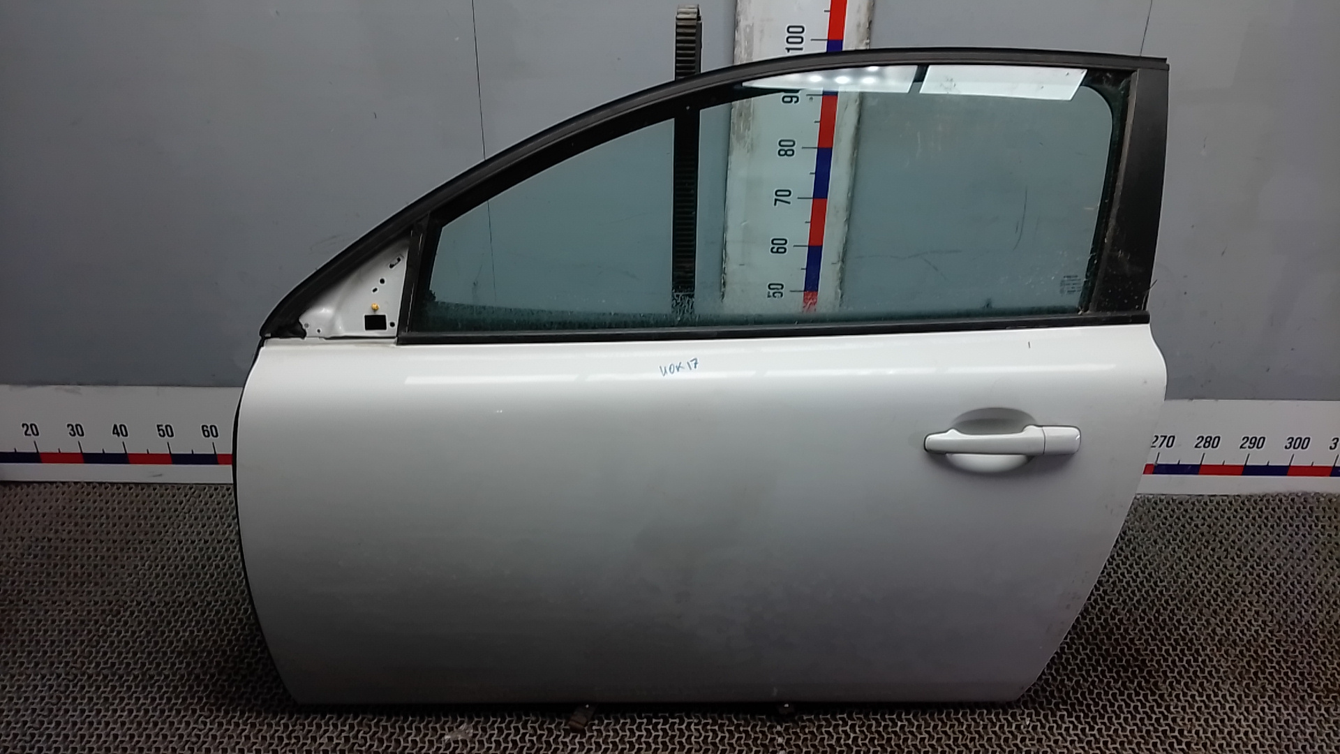 Дверь передняя левая Volvo C30 1
