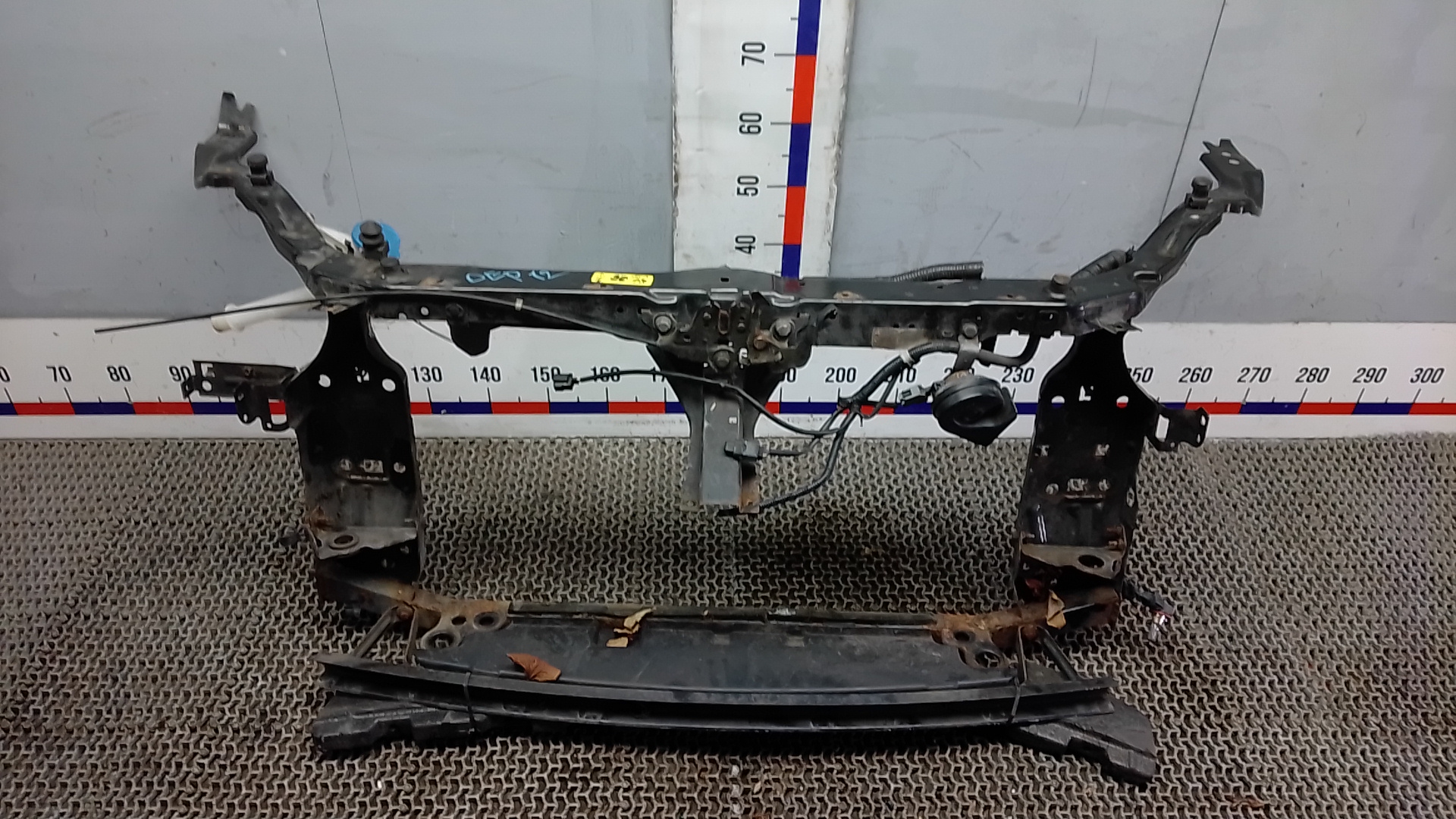 Передняя панель крепления облицовки (телевизор) Nissan Qashqai J10