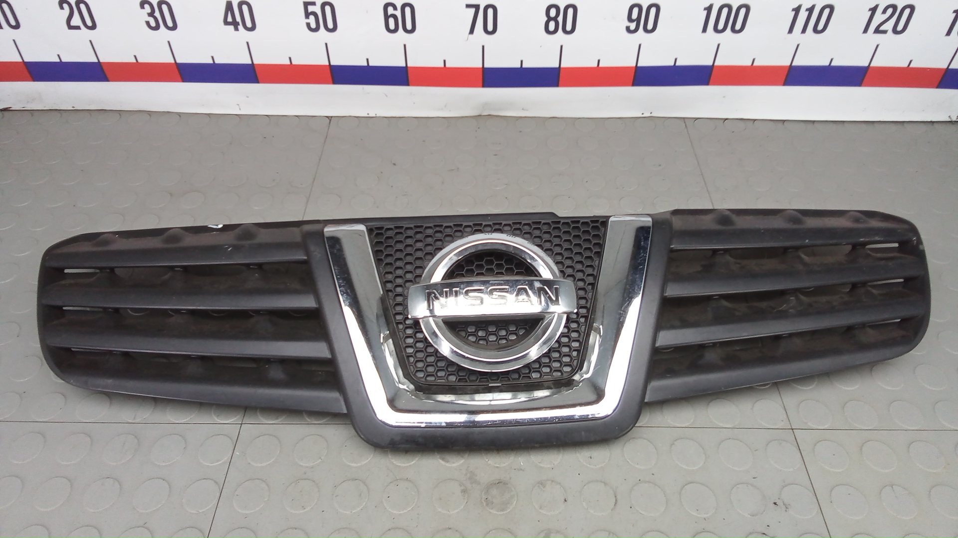Решетка радиатора Nissan Note E11