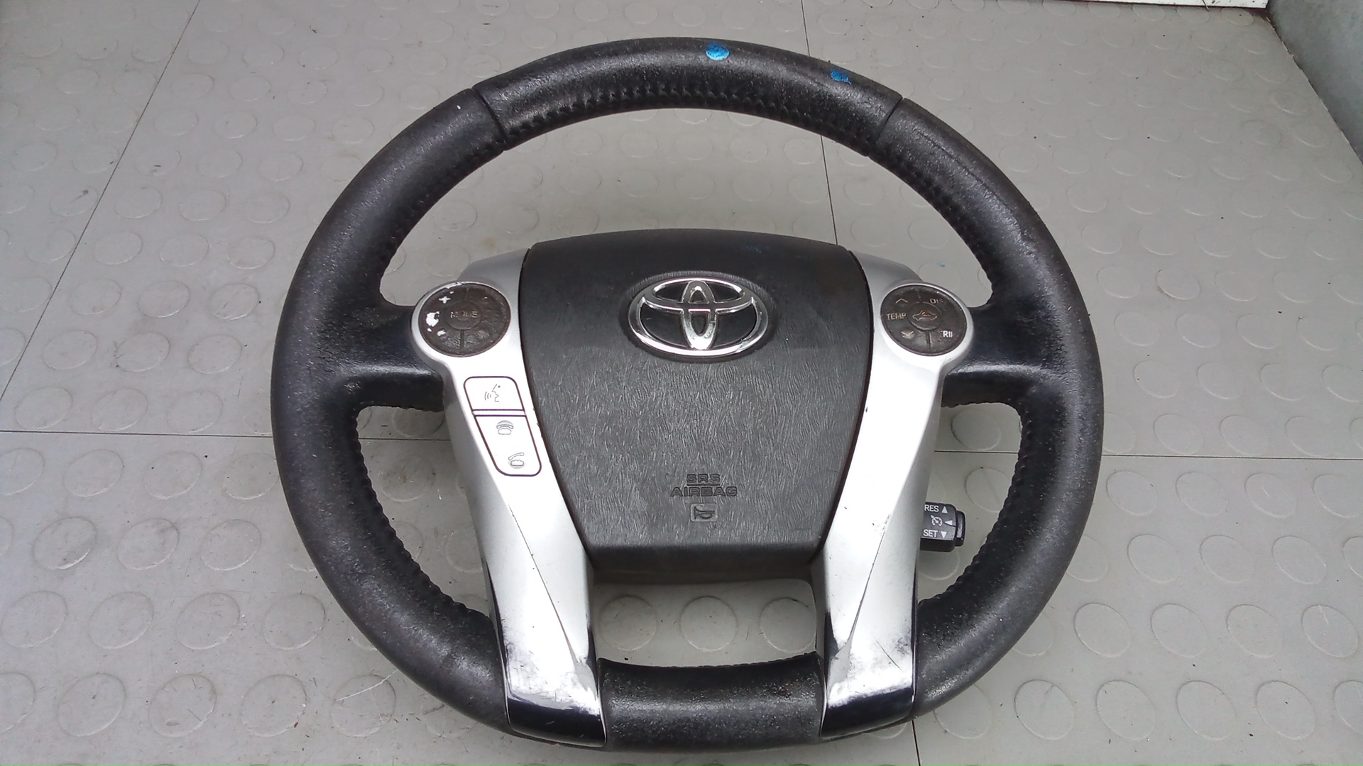 Руль Toyota Prius XW30