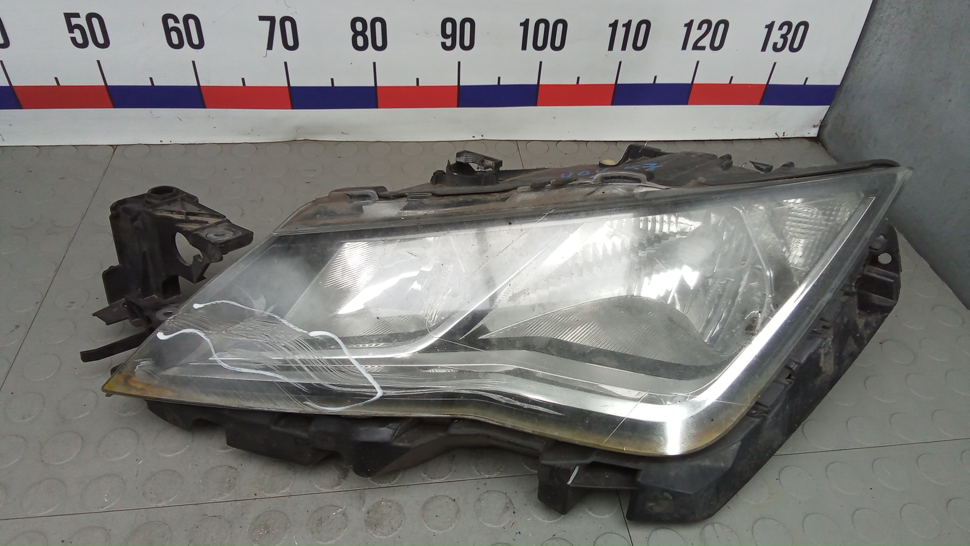 Фара левая Seat Leon 3