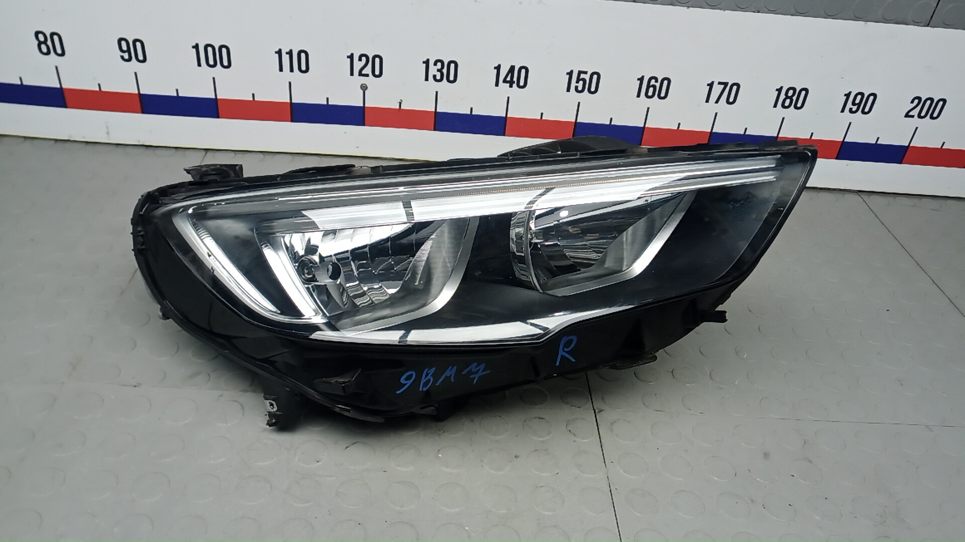 Фара правая Opel Insignia 2